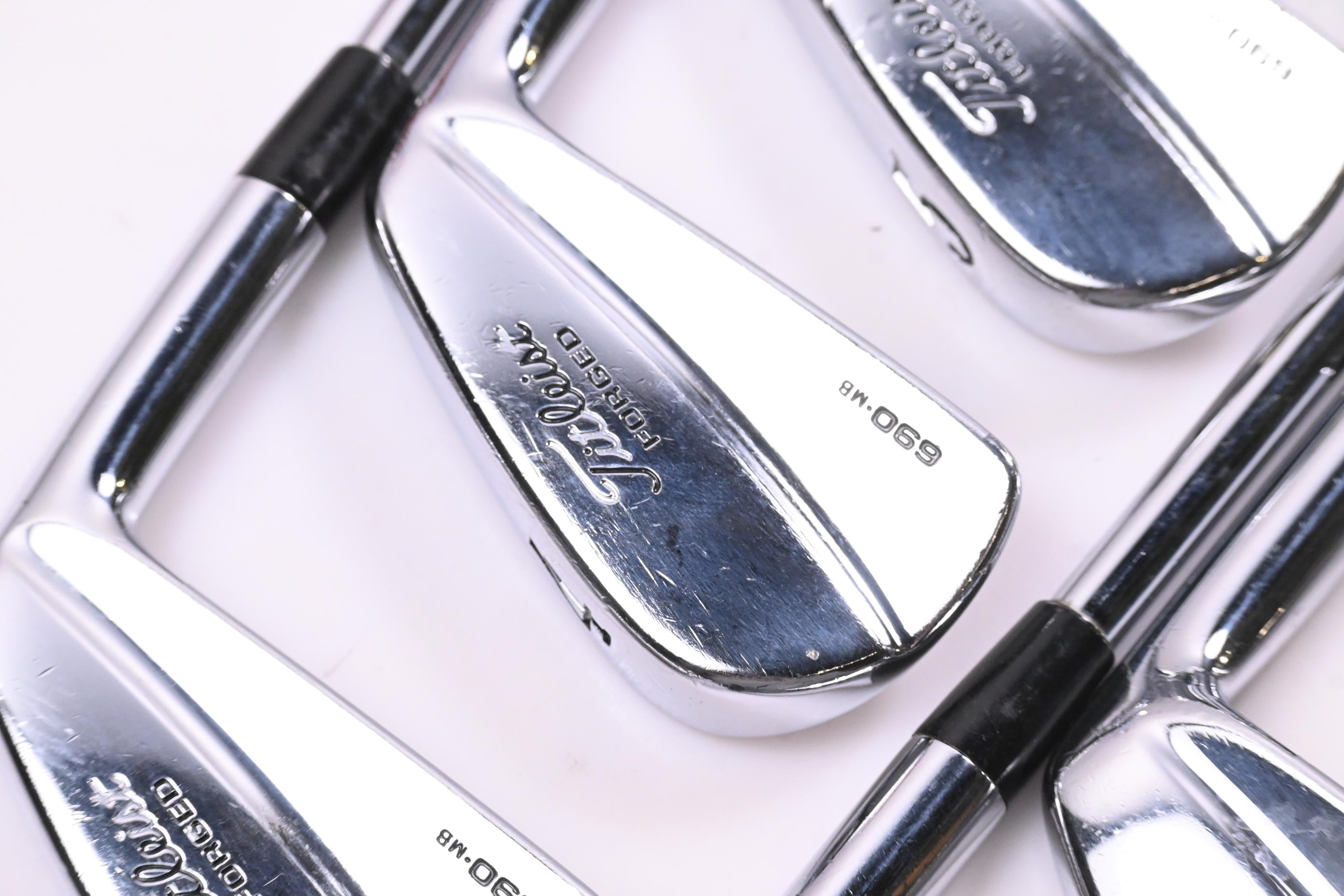Titleist 690MB Irons / 3-PW / Regular Flex Dynamic Gold R300 Shafts
