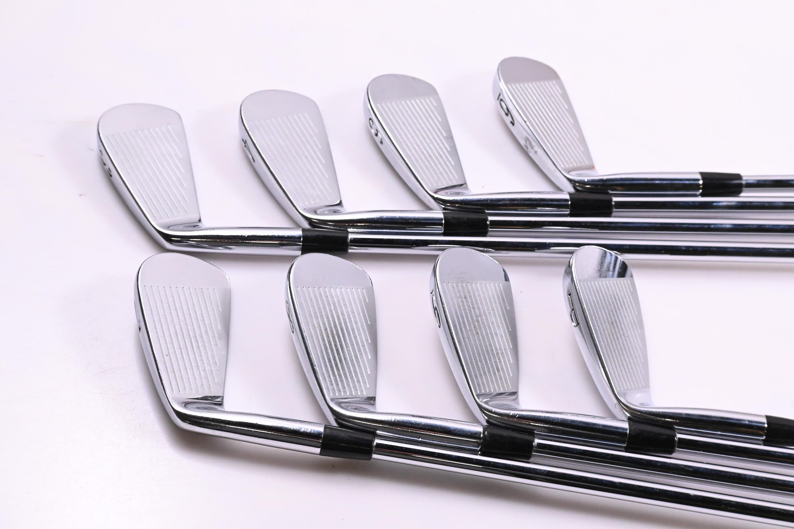 Titleist 690MB Irons / 3-PW / Regular Flex Dynamic Gold R300 Shafts