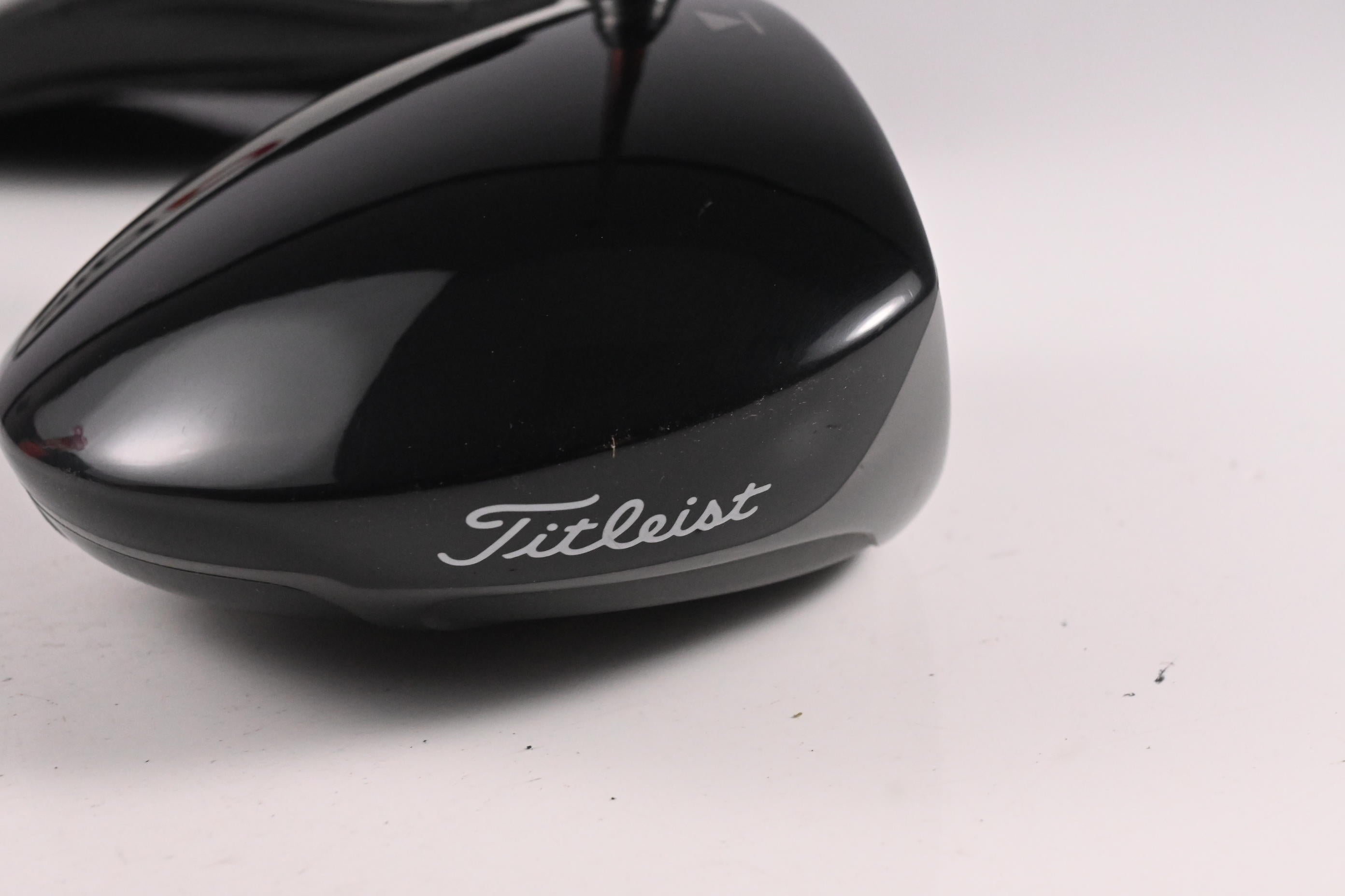 Titleist 910 D3 Driver / 8.5 Degree / Regular Flex Diamana 'ilima 61 Shaft