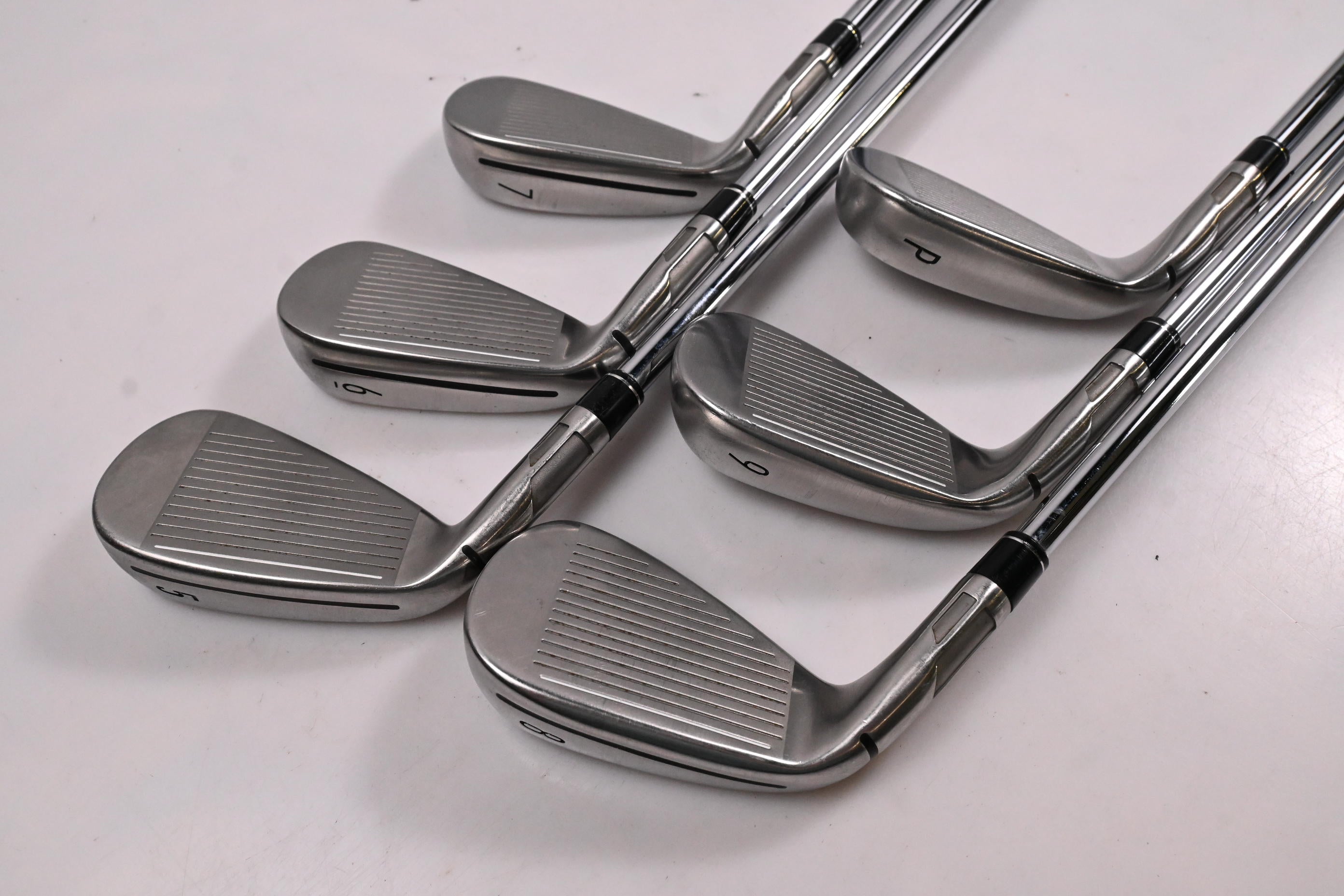 Taylormade Stealth Irons / 5-PW / Regular Flex Dynamic Gold 95 R300 Shafts