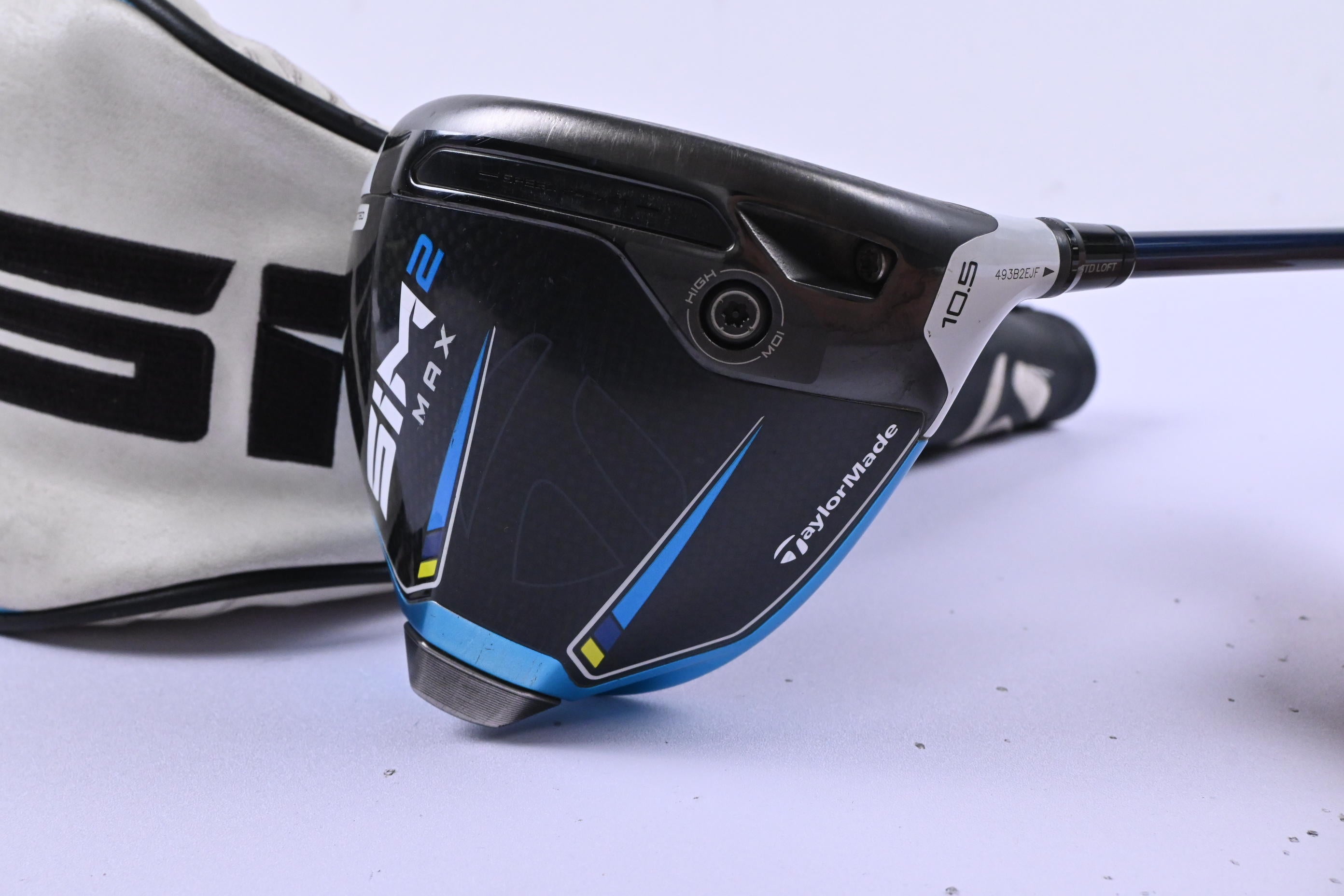 Taylormade SIM2 Max Driver / 10.5 Degree / Stiff Flex Ventus Blue 5 Shaft