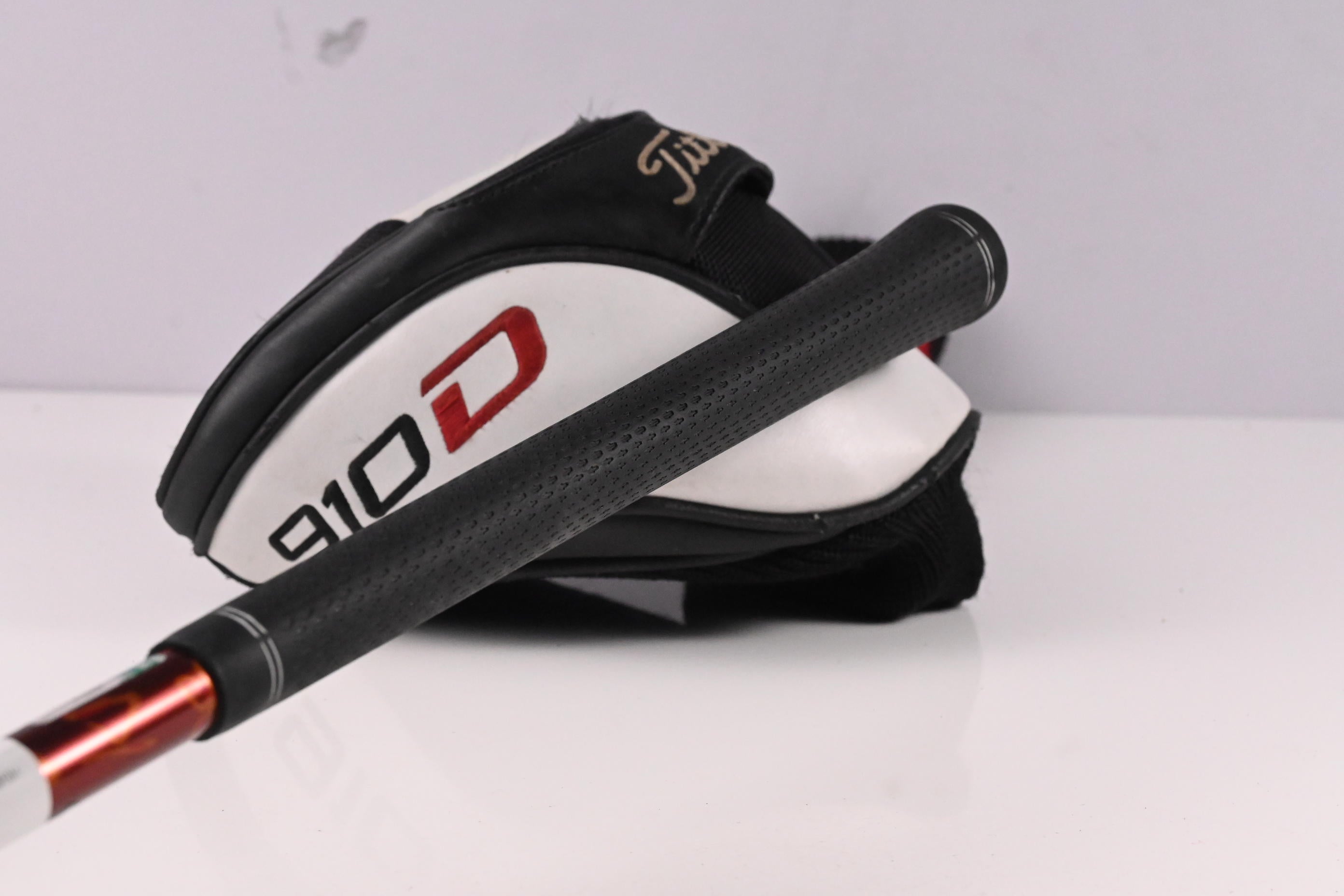 Titleist 910 D3 Driver / 8.5 Degree / Regular Flex Diamana 'ilima 61 Shaft