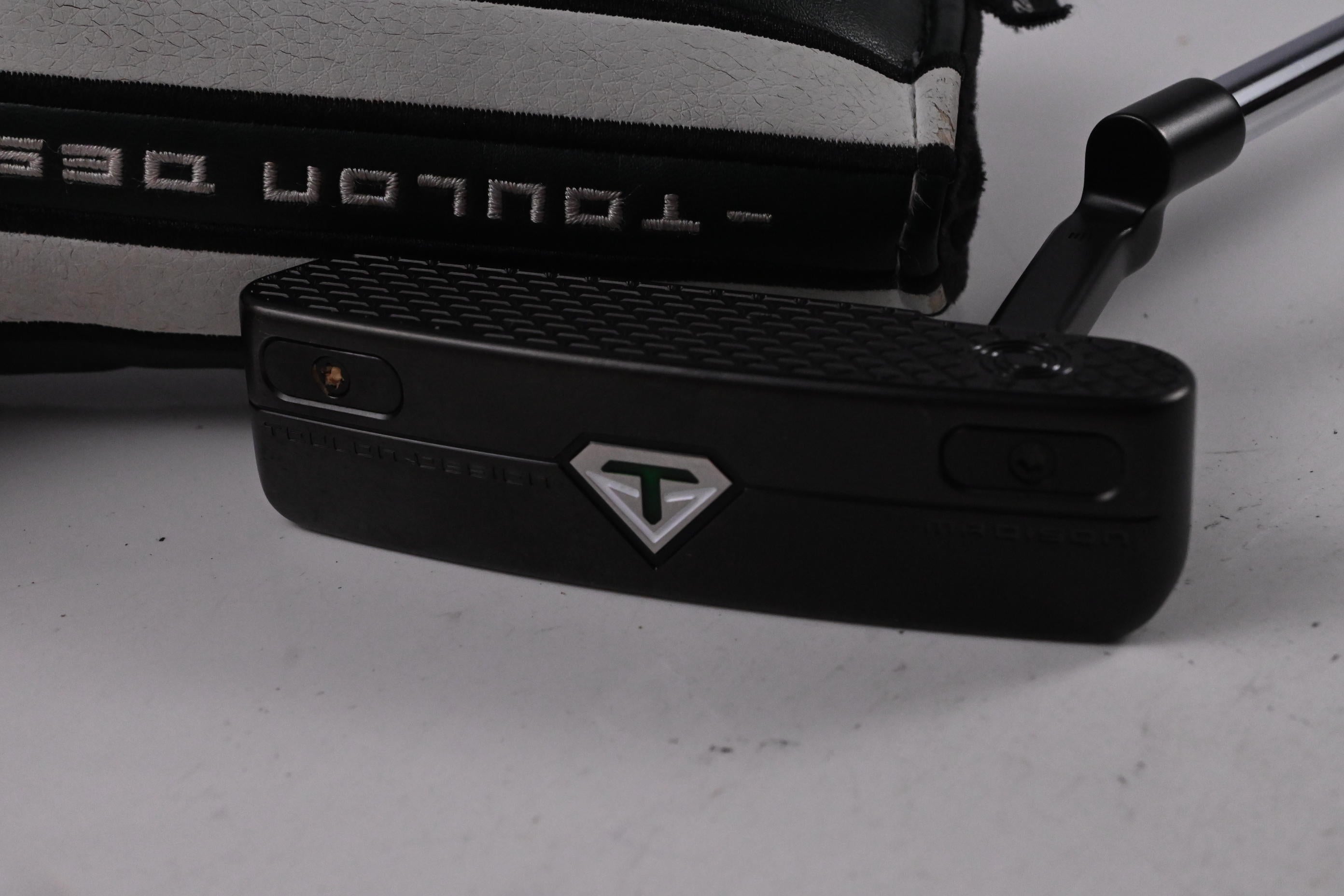 Odyssey Toulon Madison 2022 Putter / 33 Inch