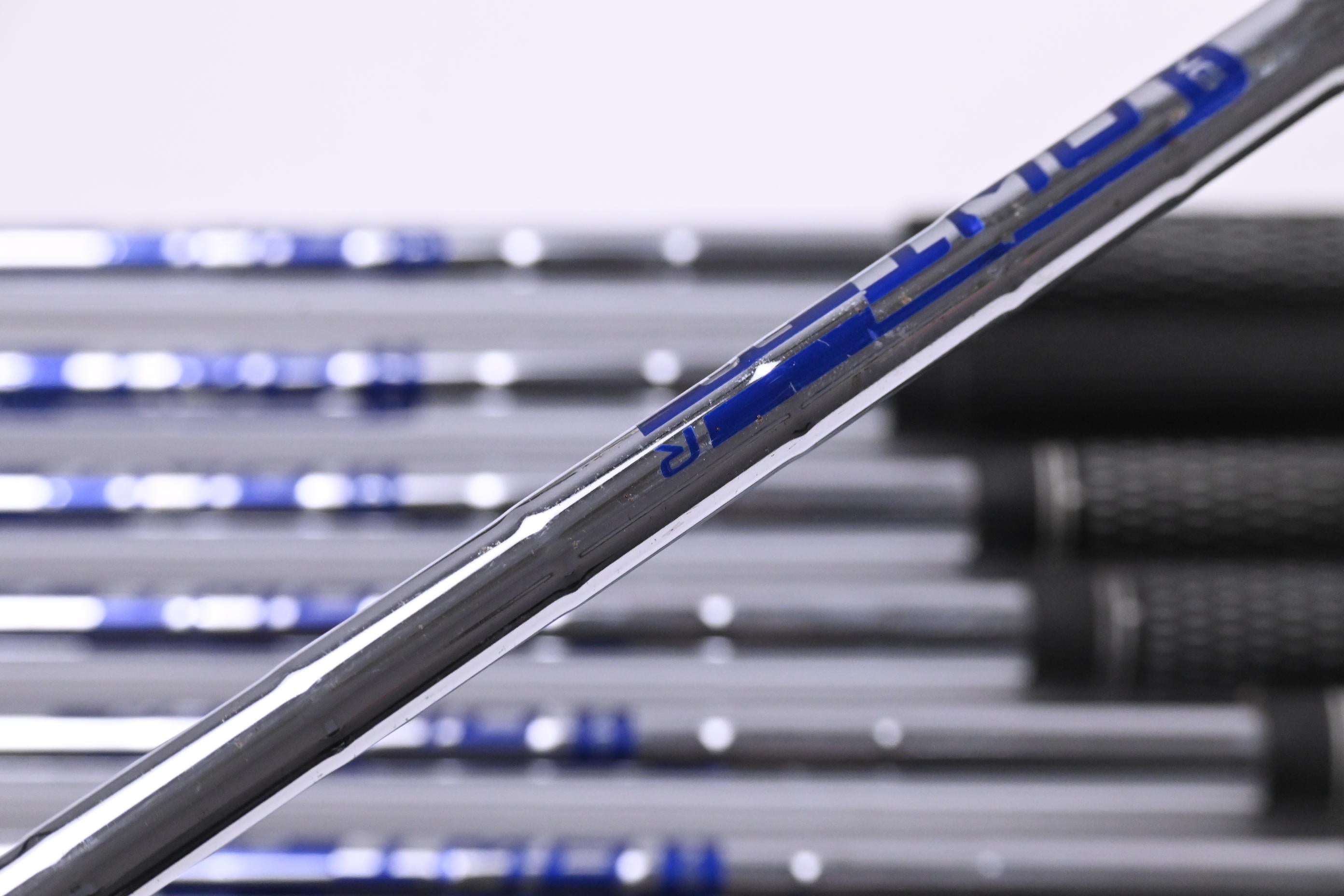 Ping G Series Irons / 5-PW+UW+SW / Black Dot / Regular Flex Ping AWT 2.0 Shafts