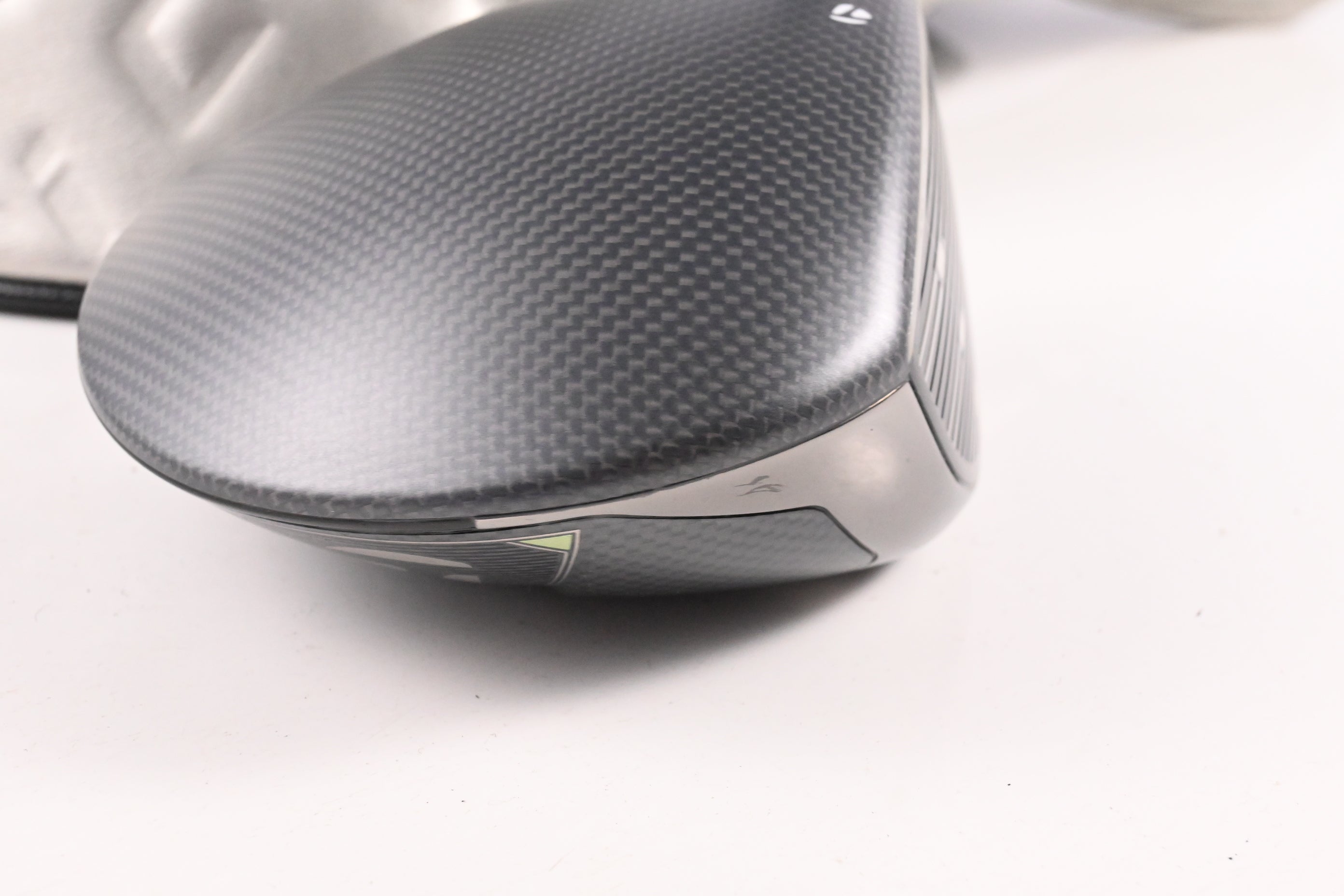 Taylormade Qi35 LS Driver / 9 Degree / Stiff Flex Kai'li White Dark Wave 60