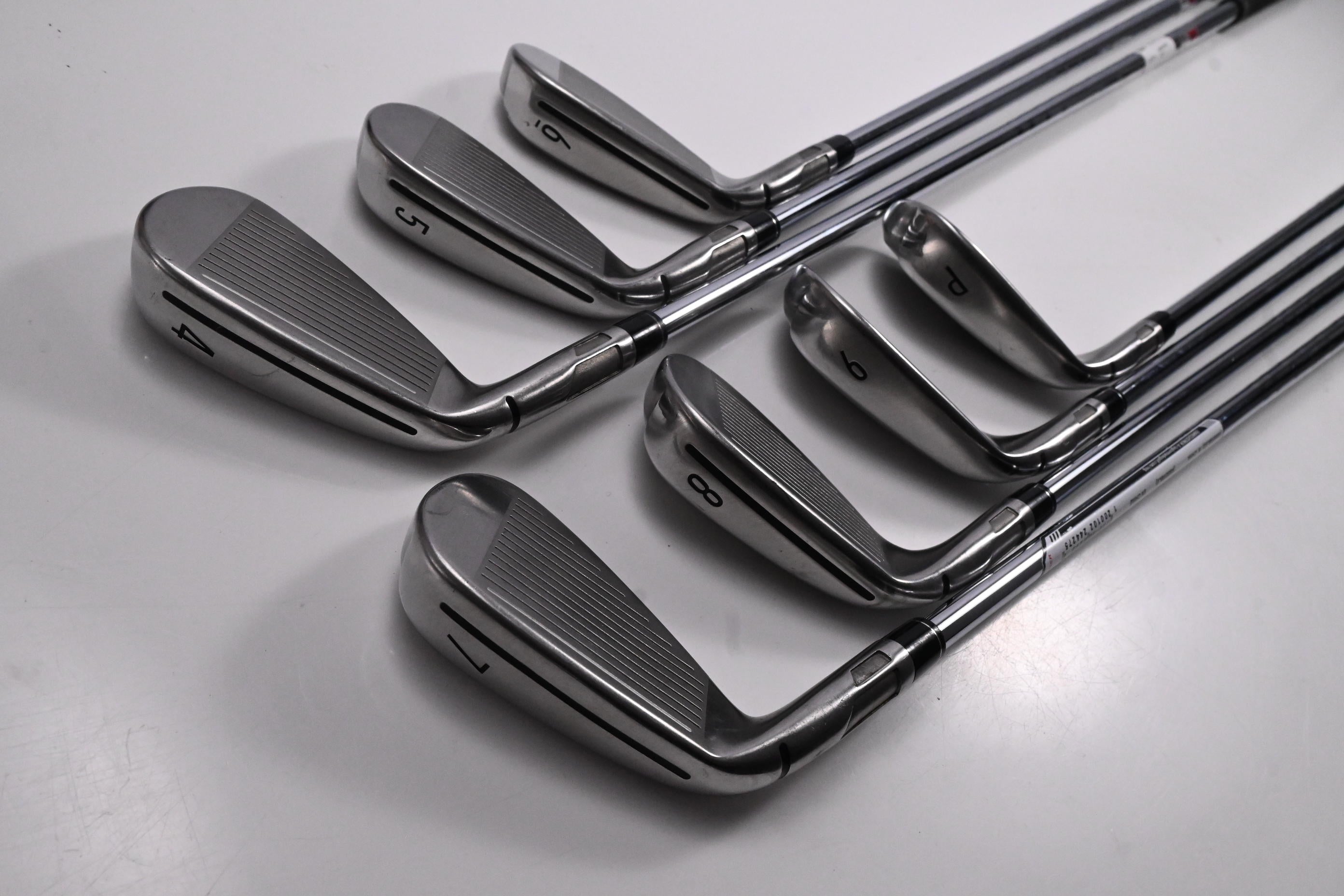 Taylormade SIM2 Max Irons / 4-PW / Regular Flex KBS MAX MT 85 Shafts