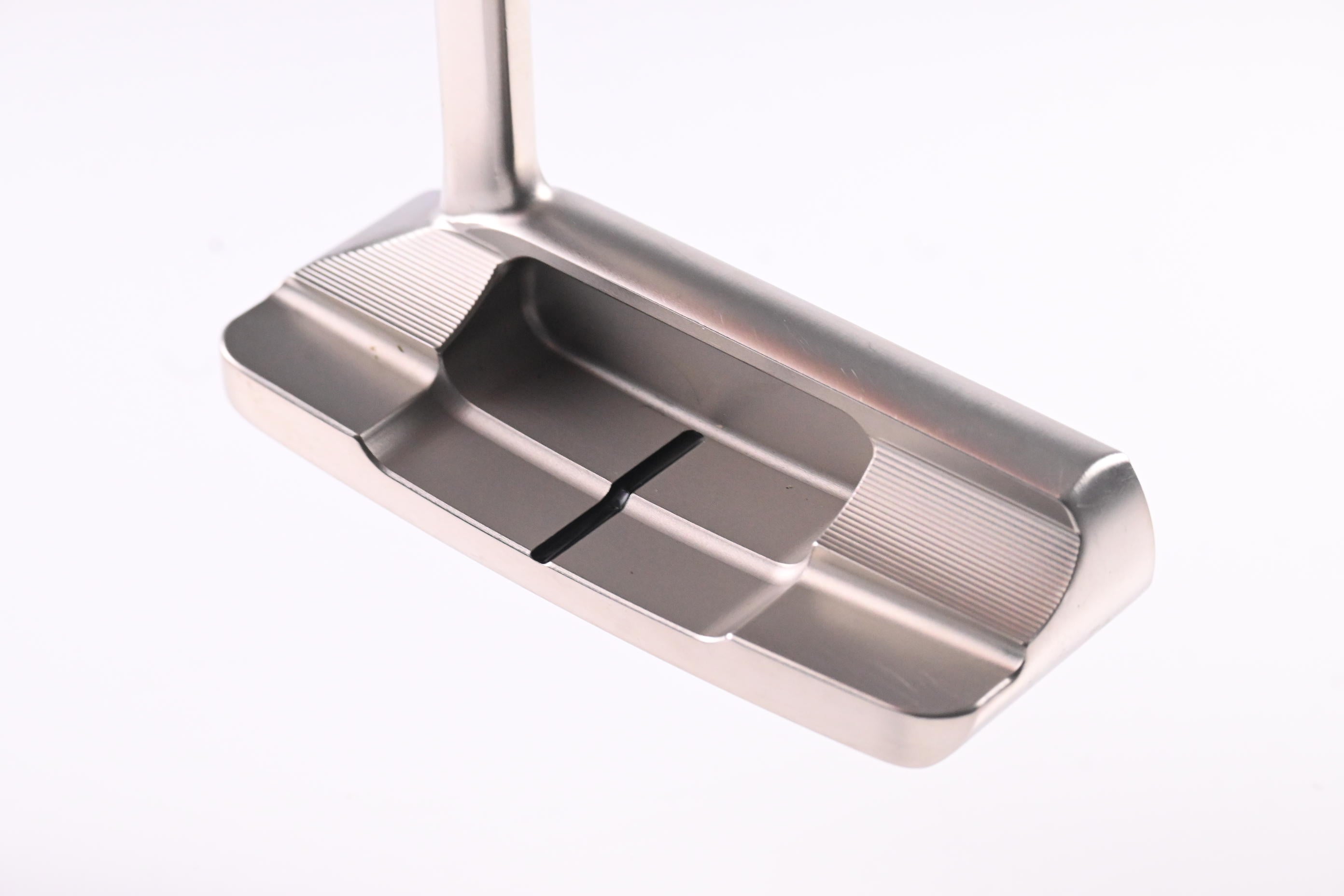 Mizuno M-Craft White Satin Putter / 33.5 Inch