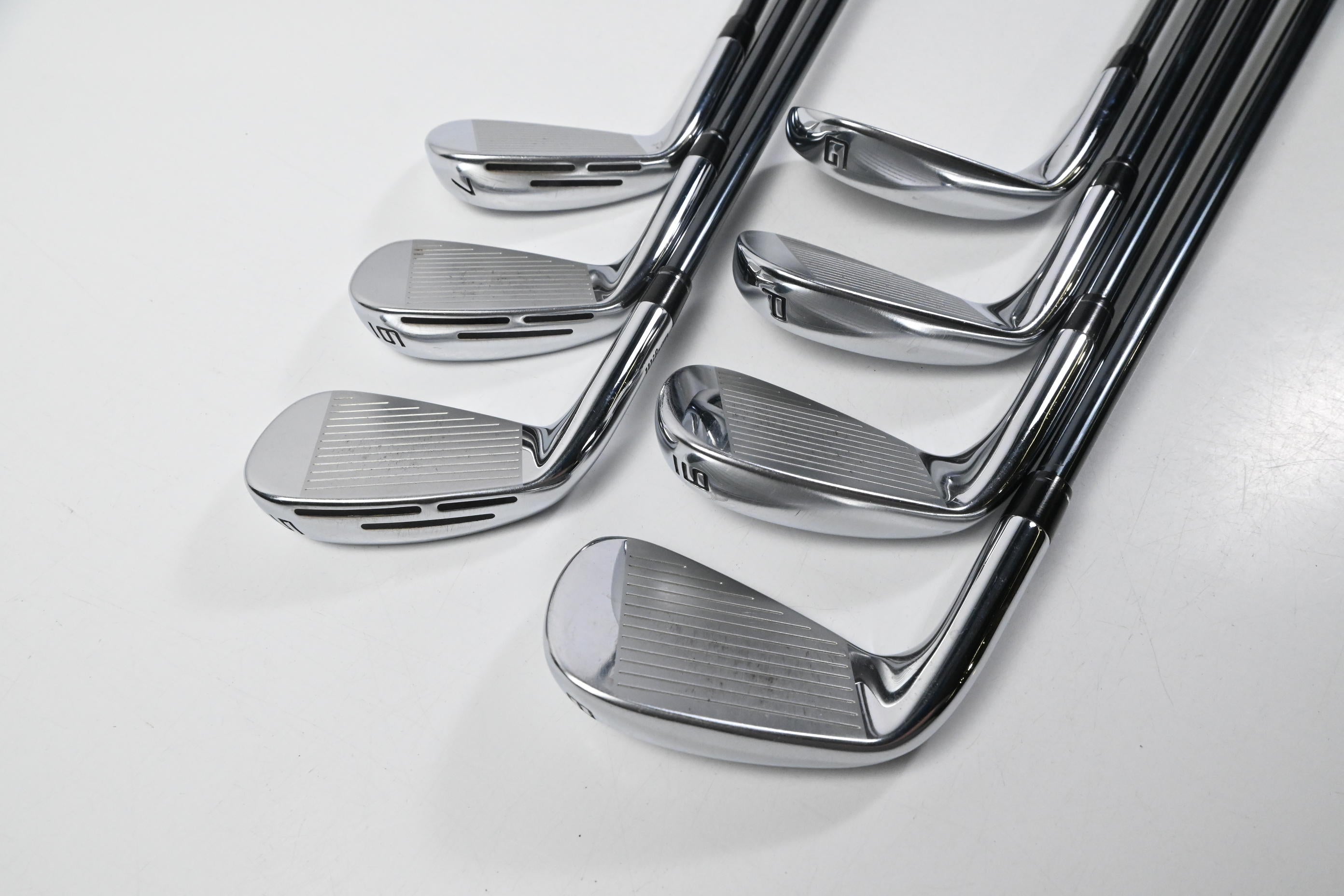 Wilson Dynapwr 2023 Forged Irons / 5-PW+GW / Regular Flex UST Recoil Dart 75