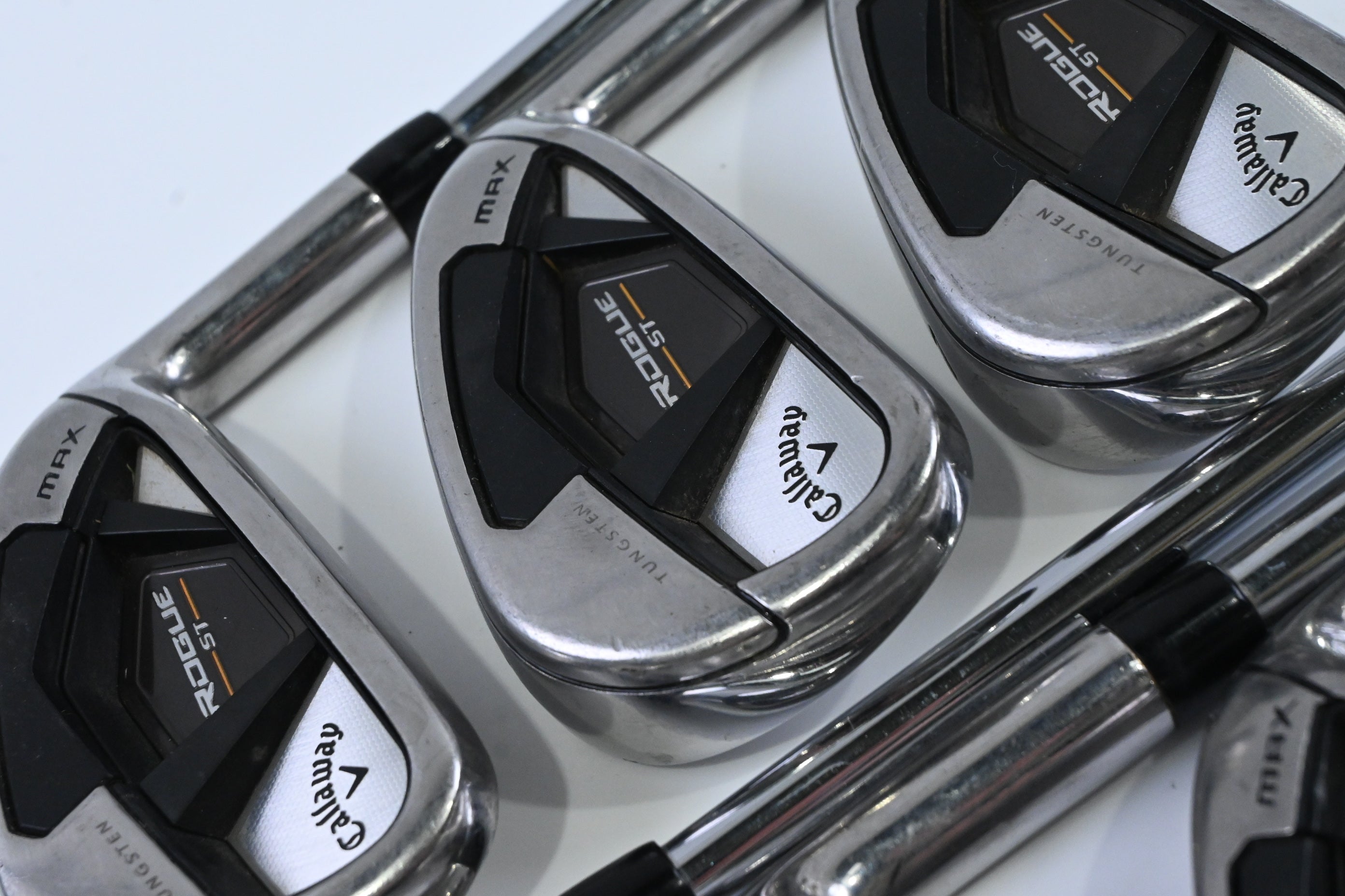 Callaway Rogue ST Max Irons / 5-PW+AW / Regular Flex Elevate MPH 95 Shafts
