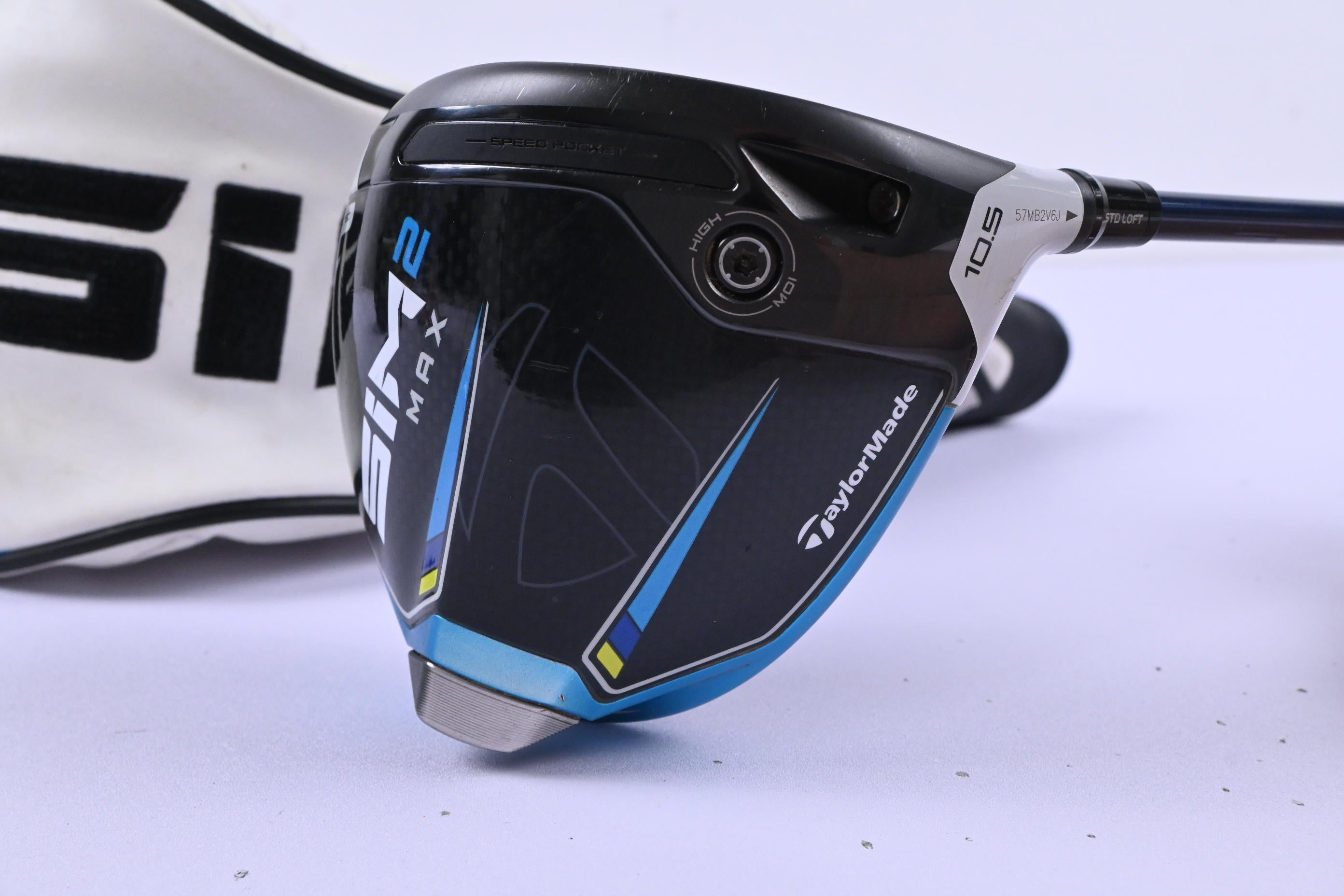 Taylormade SIM2 Max Driver / 10.5 Degree / Regular Flex Ventus Blue 5 Shaft