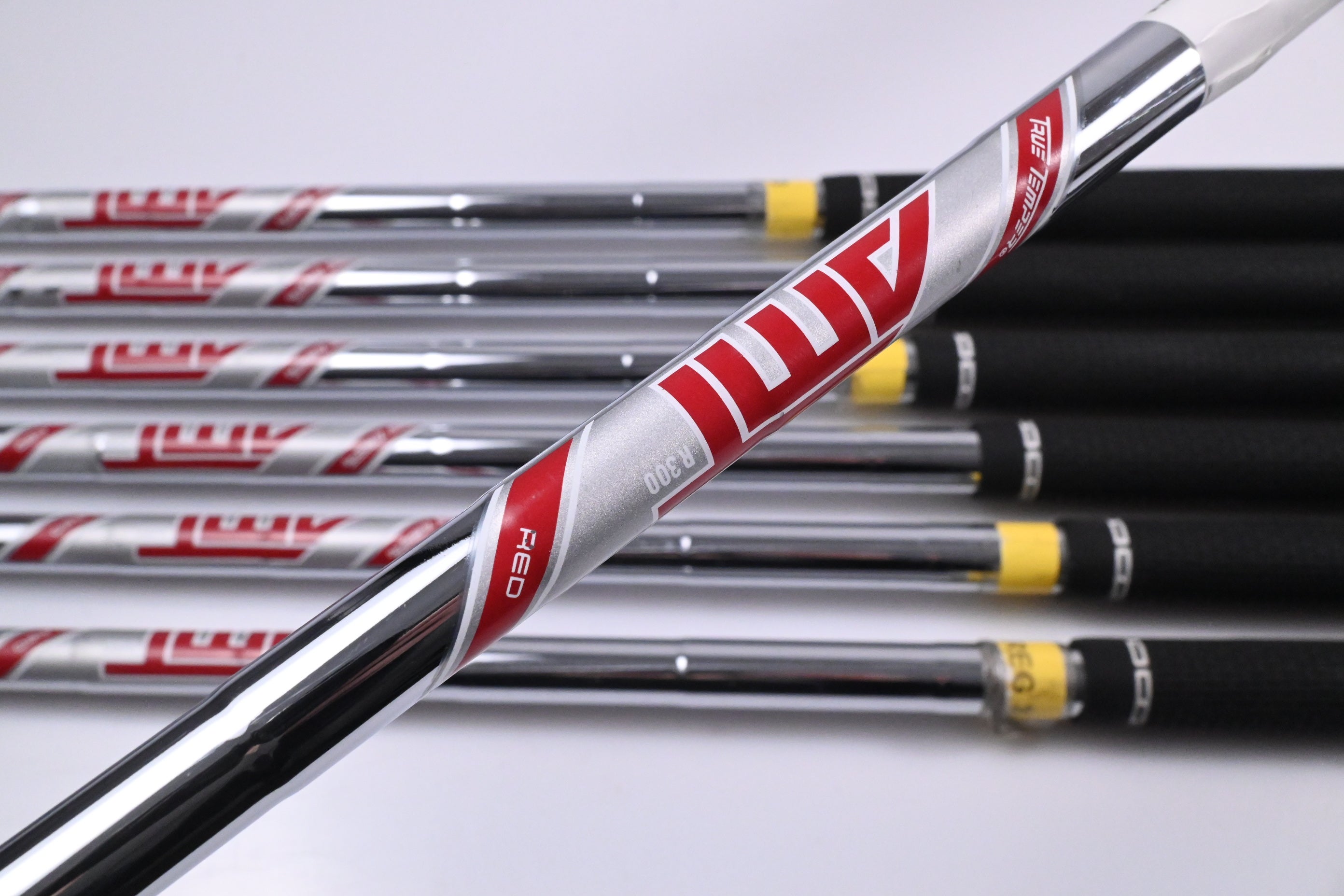 Titleist T350 Irons / 5-PW+48° / Regular Flex AMT Red R300 Shafts