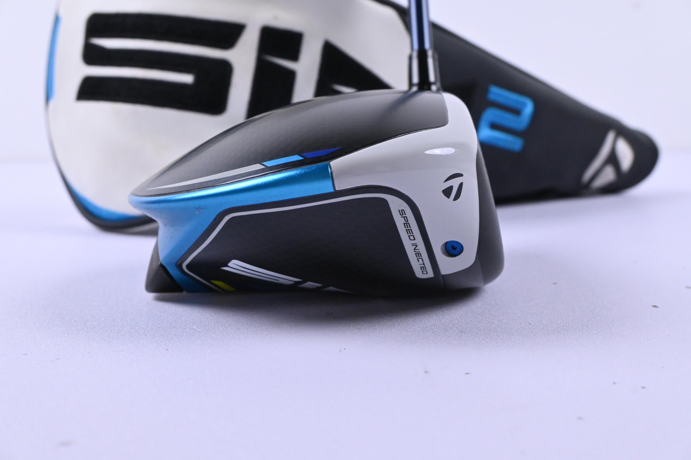 Taylormade SIM2 Max Driver / 10.5 Degree / Regular Flex Ventus Blue 5 Shaft