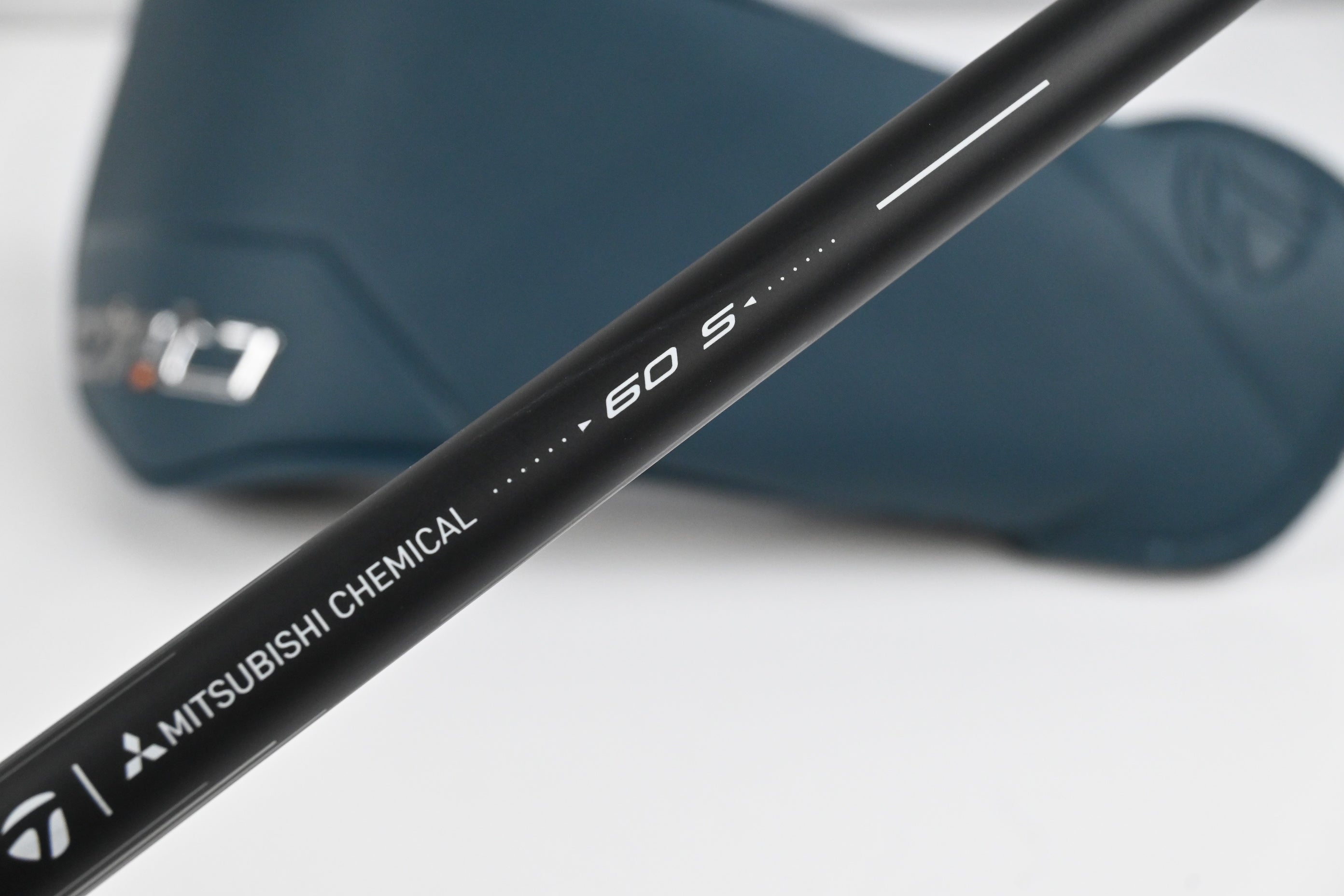 Taylormade Qi4D Driver / 9 Degree / Stiff Flex REAX White 60 Shaft