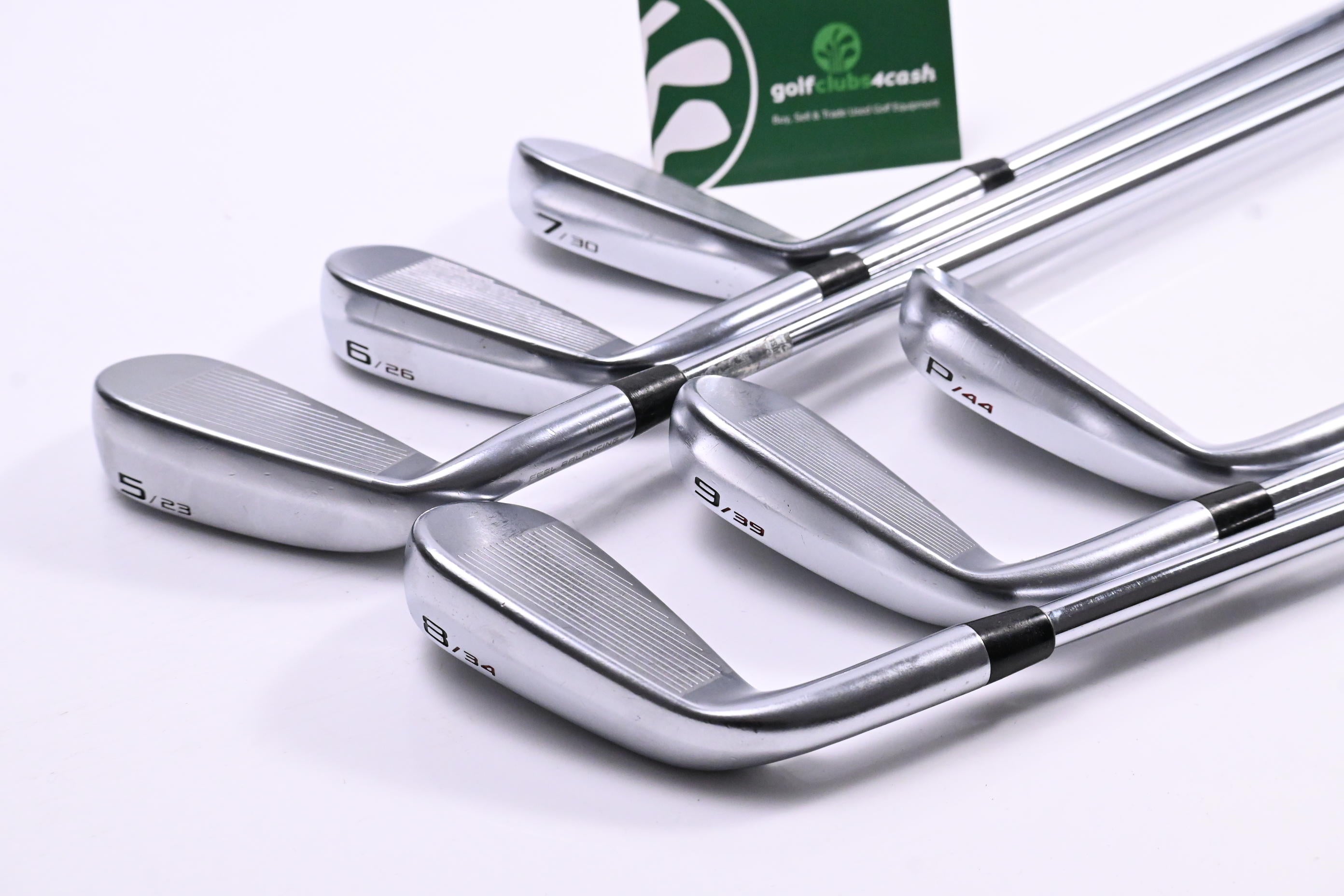 Cleveland Launcher UHX Irons / 5-PW / Regular Flex Dynamic Gold DST 98 R300