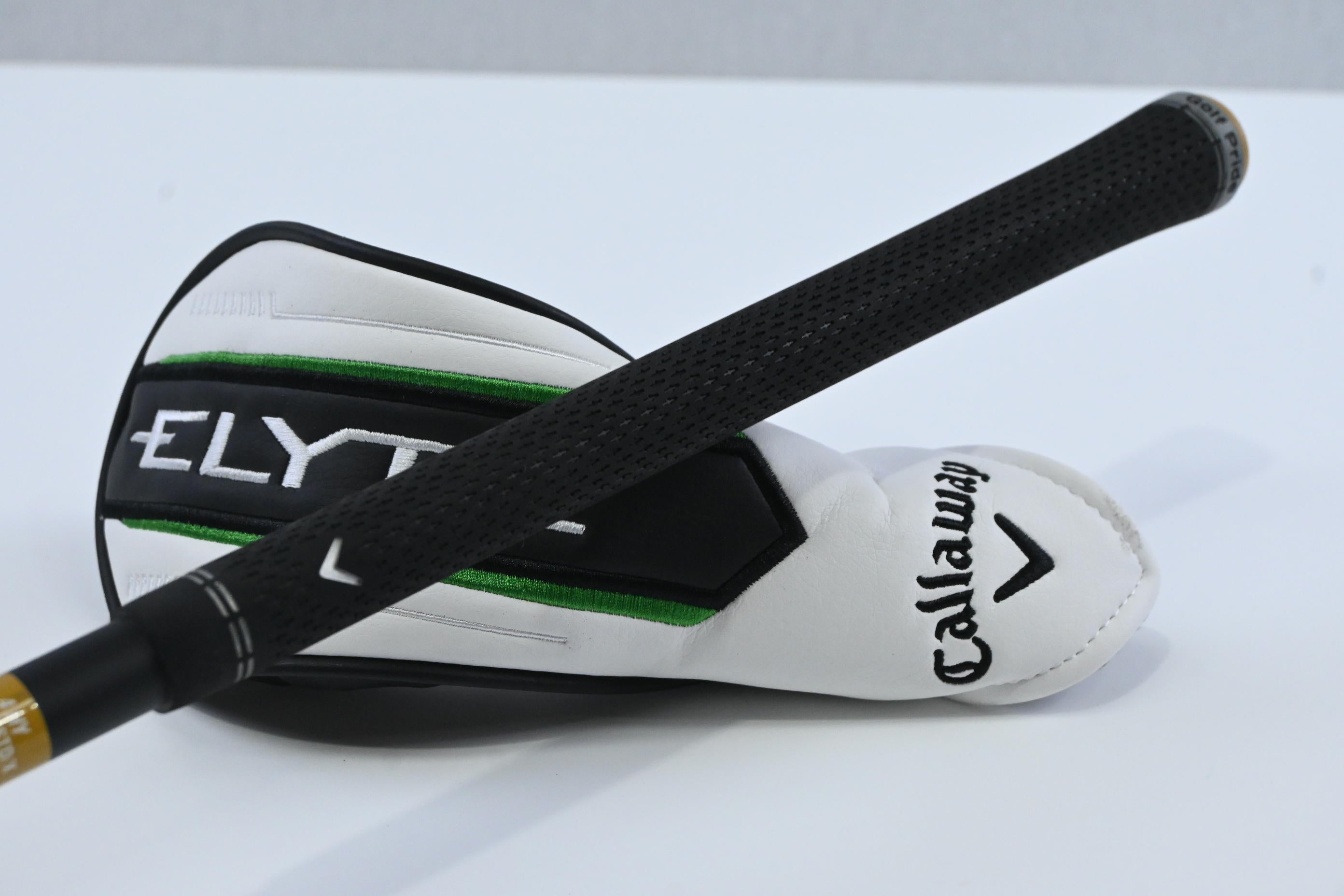 Callaway Elyte X #4 Hybrid / 21 Degree / Senior Flex Vanquish 5 Shaft