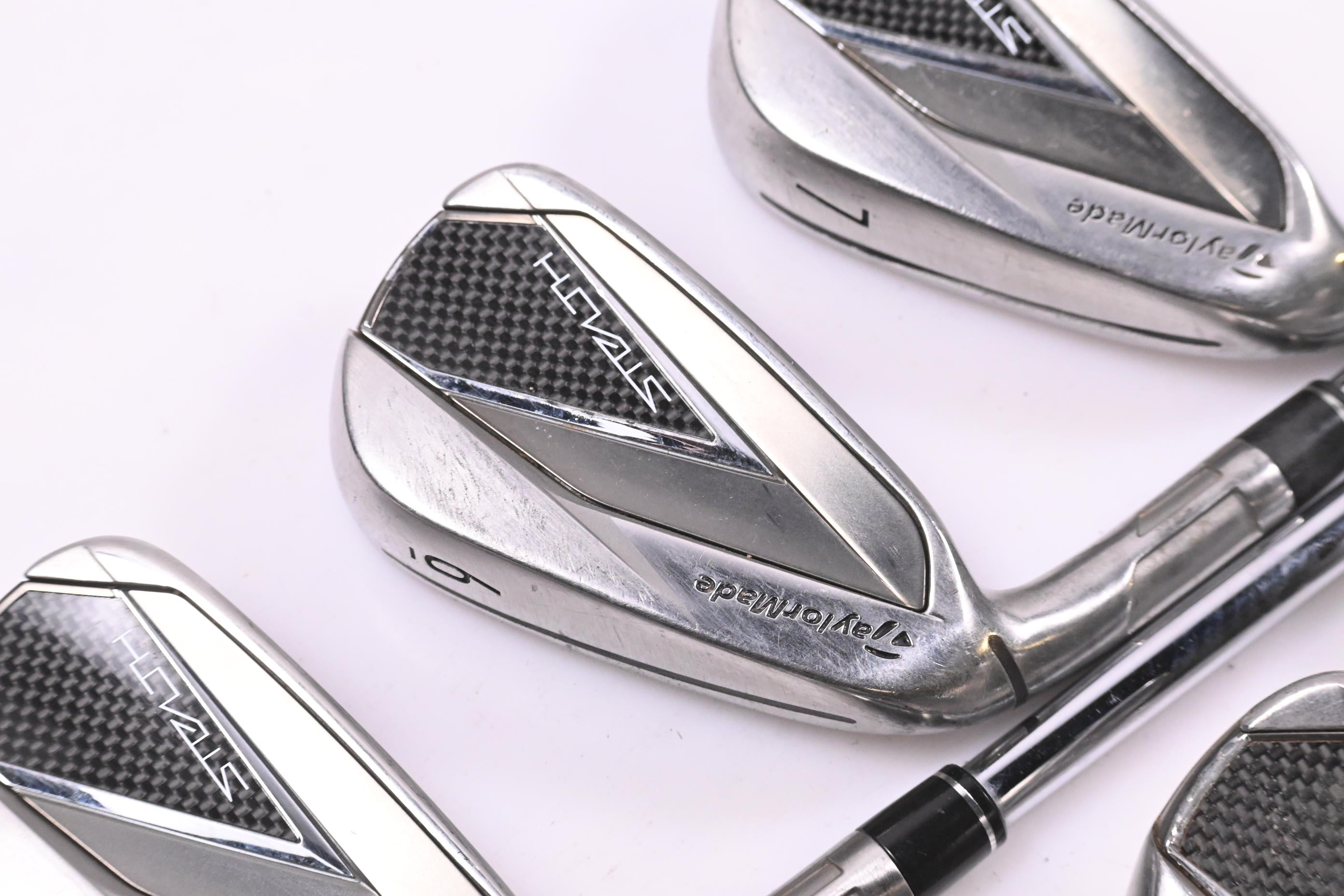 Left Hand Taylormade Stealth Irons / 5-PW / Regular Flex Dynamic Gold 95 R300