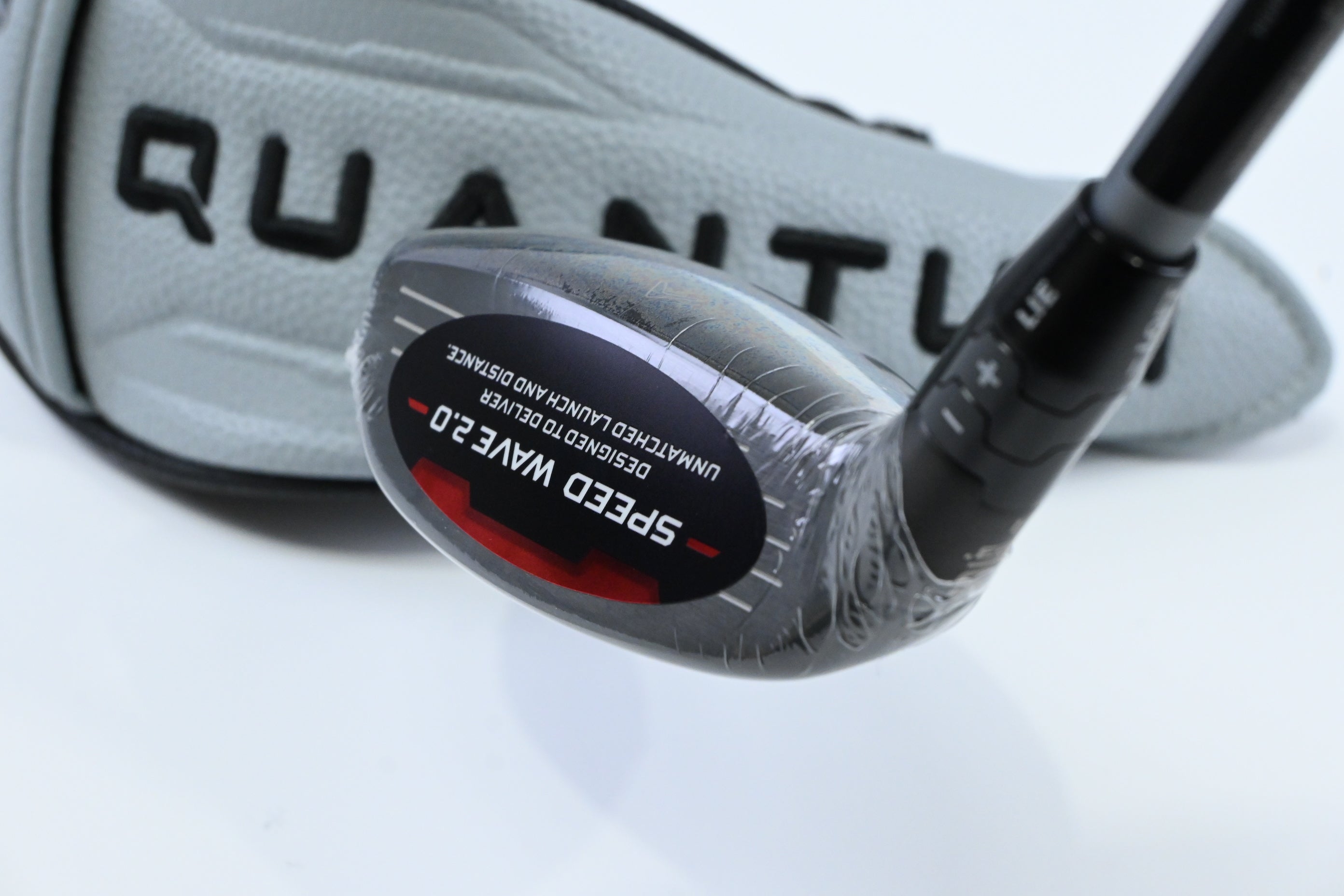 Callaway Quantum Max OS #5 Hybrid / 23 Degree / Regular Flex Denali Frost Silver