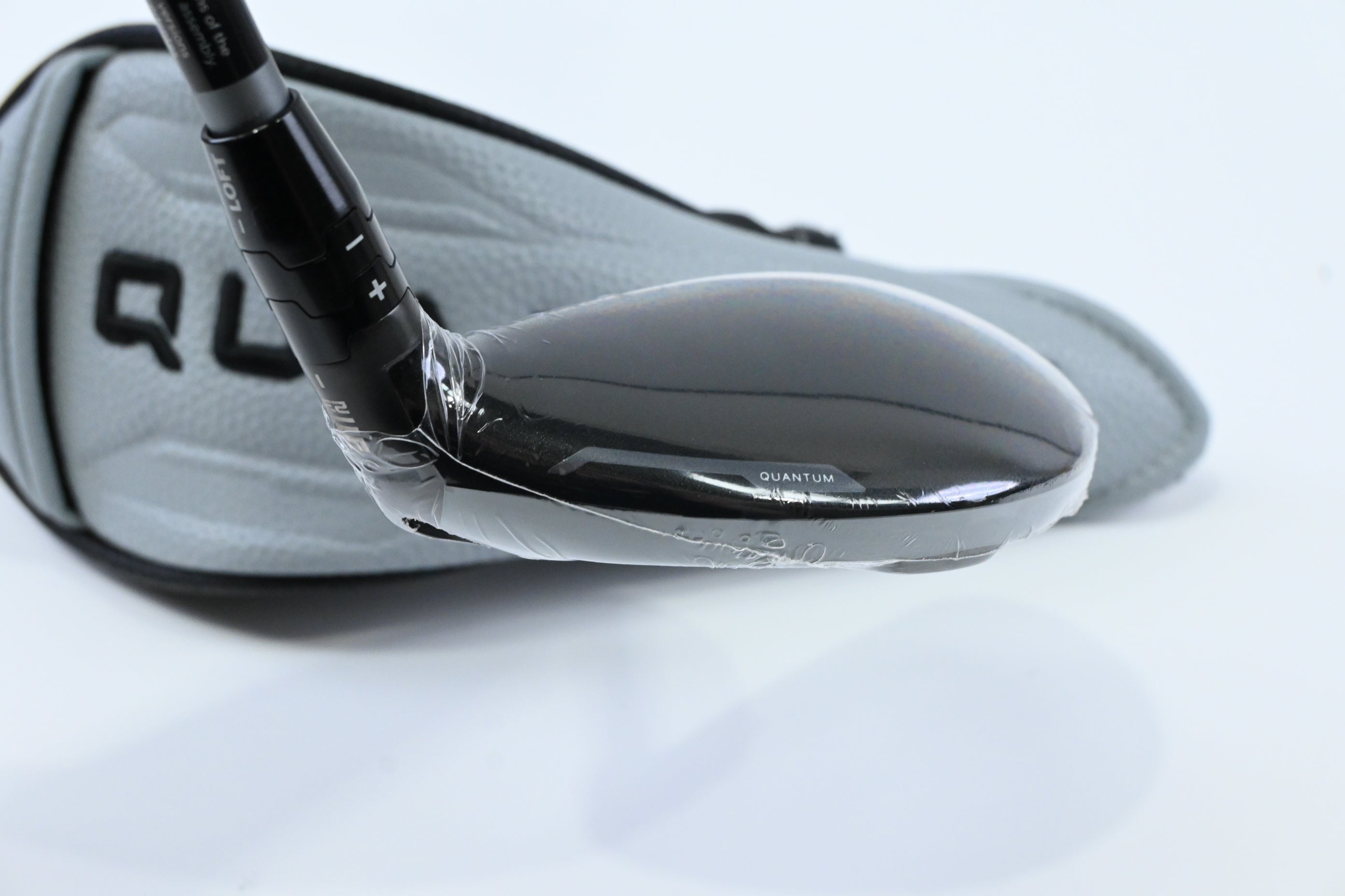 Callaway Quantum Max OS #5 Hybrid / 23 Degree / Regular Flex Denali Frost Silver