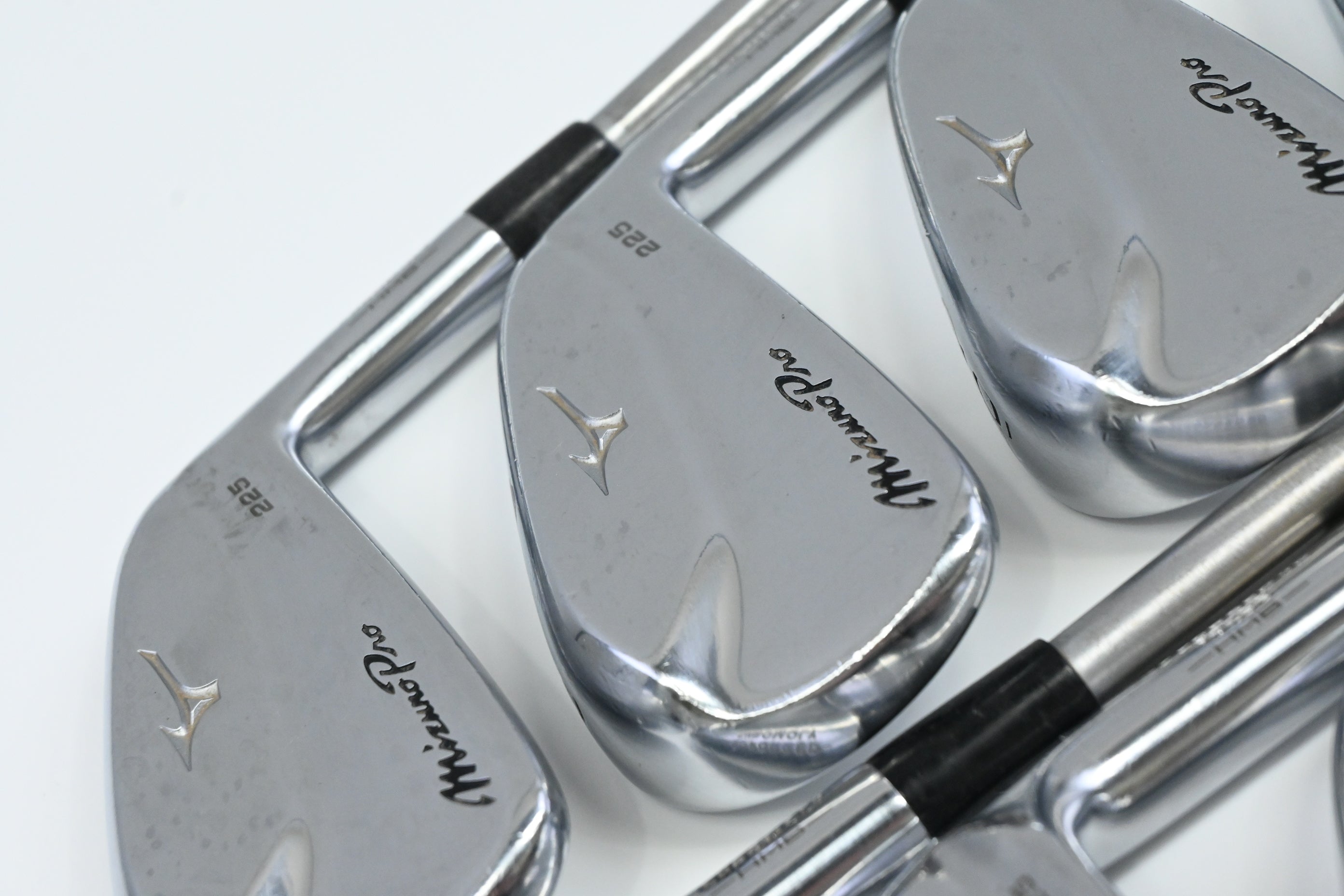 Mizuno Pro 225 Irons / 4-PW+GW / Stiff Flex KBS Tour C-Taper Shafts