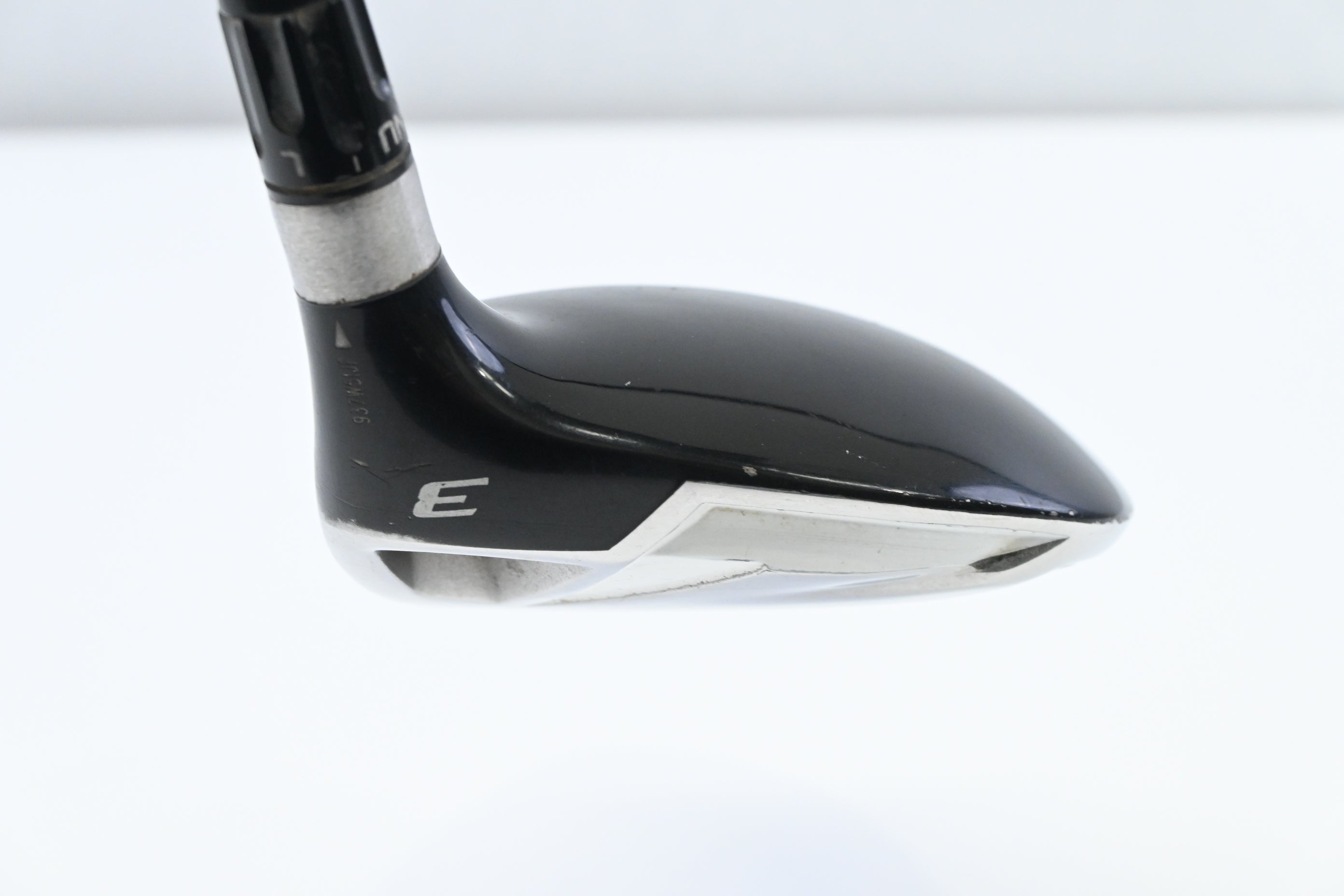 Taylormade R9 #3 Wood / 15 Degree / Regular Flex Fujikura Motore F1 85 Shaft
