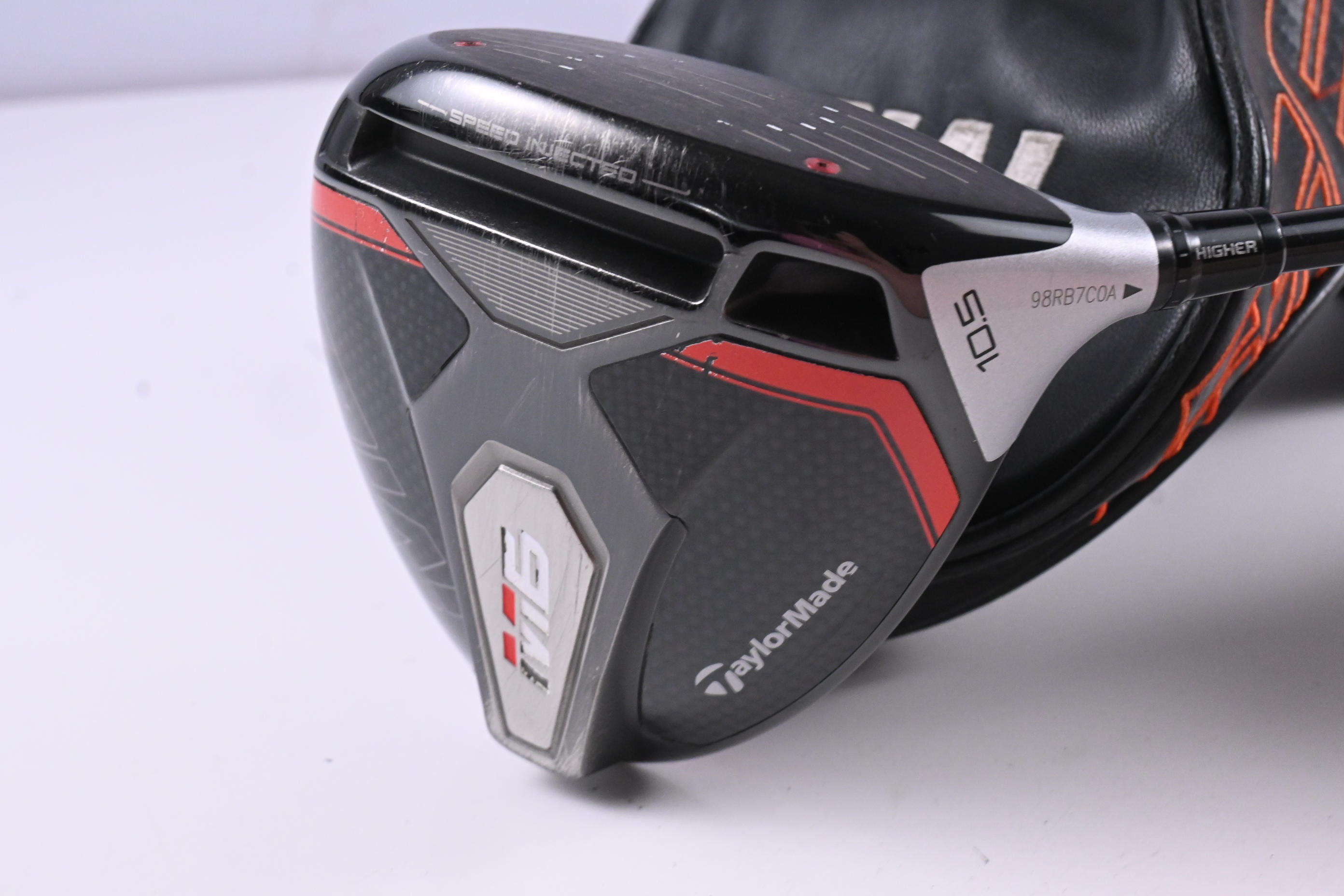 Taylormade M6 Driver / 10.5 Degree / Regular Flex Fujikura Atmos Orange 5 Shaft