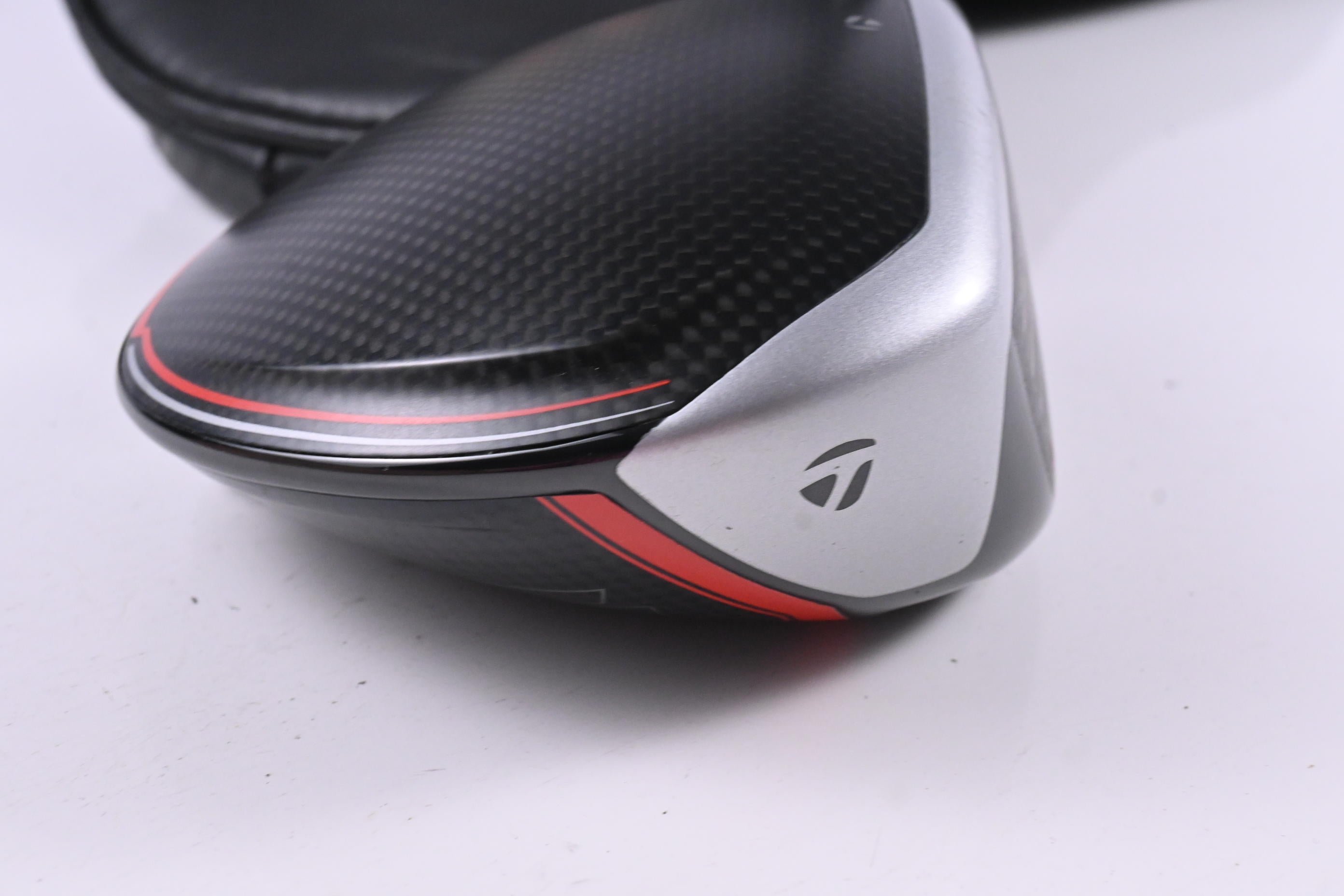 Taylormade M6 Driver / 10.5 Degree / Regular Flex Fujikura Atmos Orange 5 Shaft