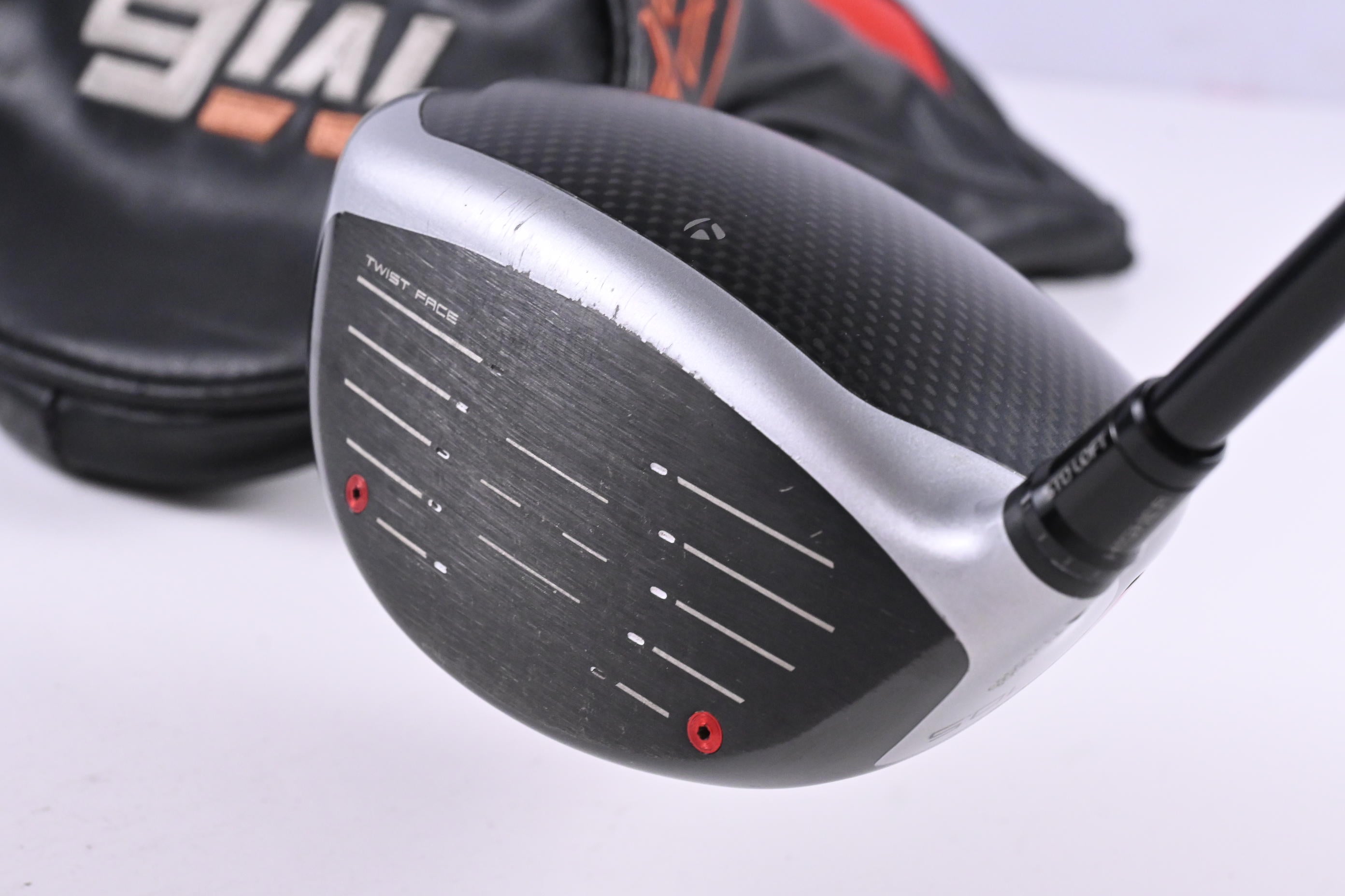 Taylormade M6 Driver / 10.5 Degree / Regular Flex Fujikura Atmos Orange 5 Shaft