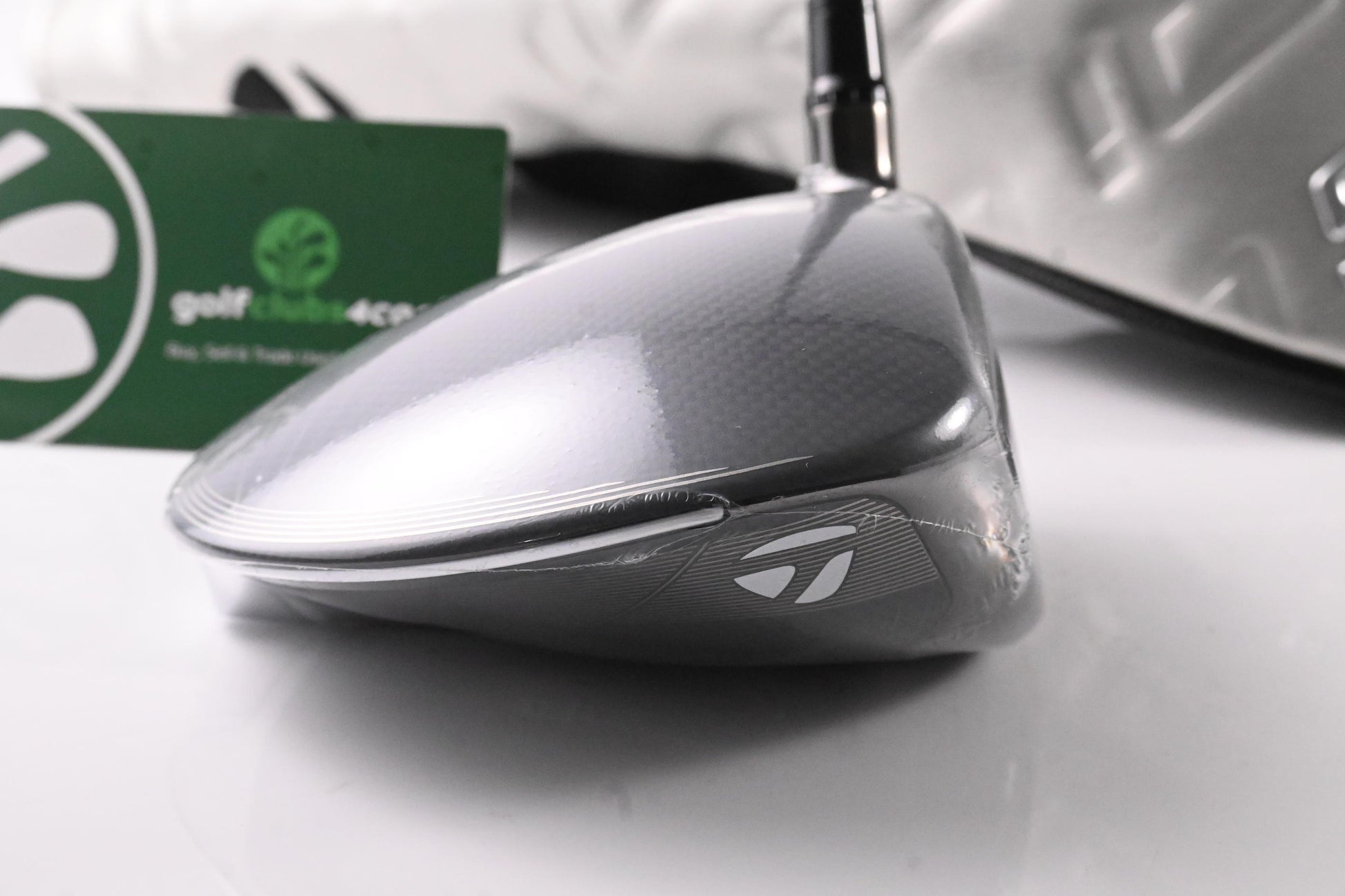 Taylormade Qi35 Max Lite Driver / 10.5 Degree / Regular Flex Vanquish 4 Shaft