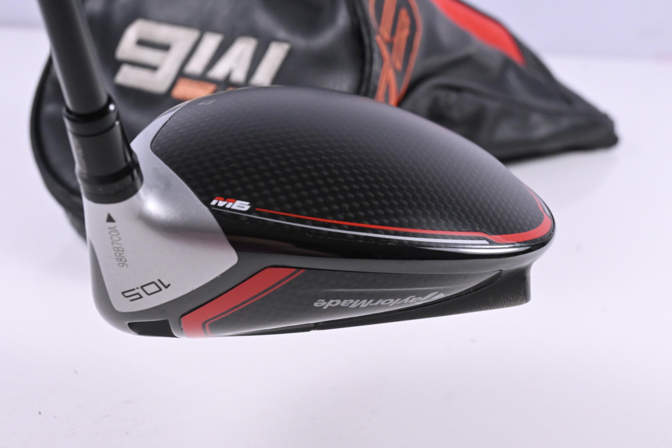 Taylormade M6 Driver / 10.5 Degree / Regular Flex Fujikura Atmos Orange 5 Shaft
