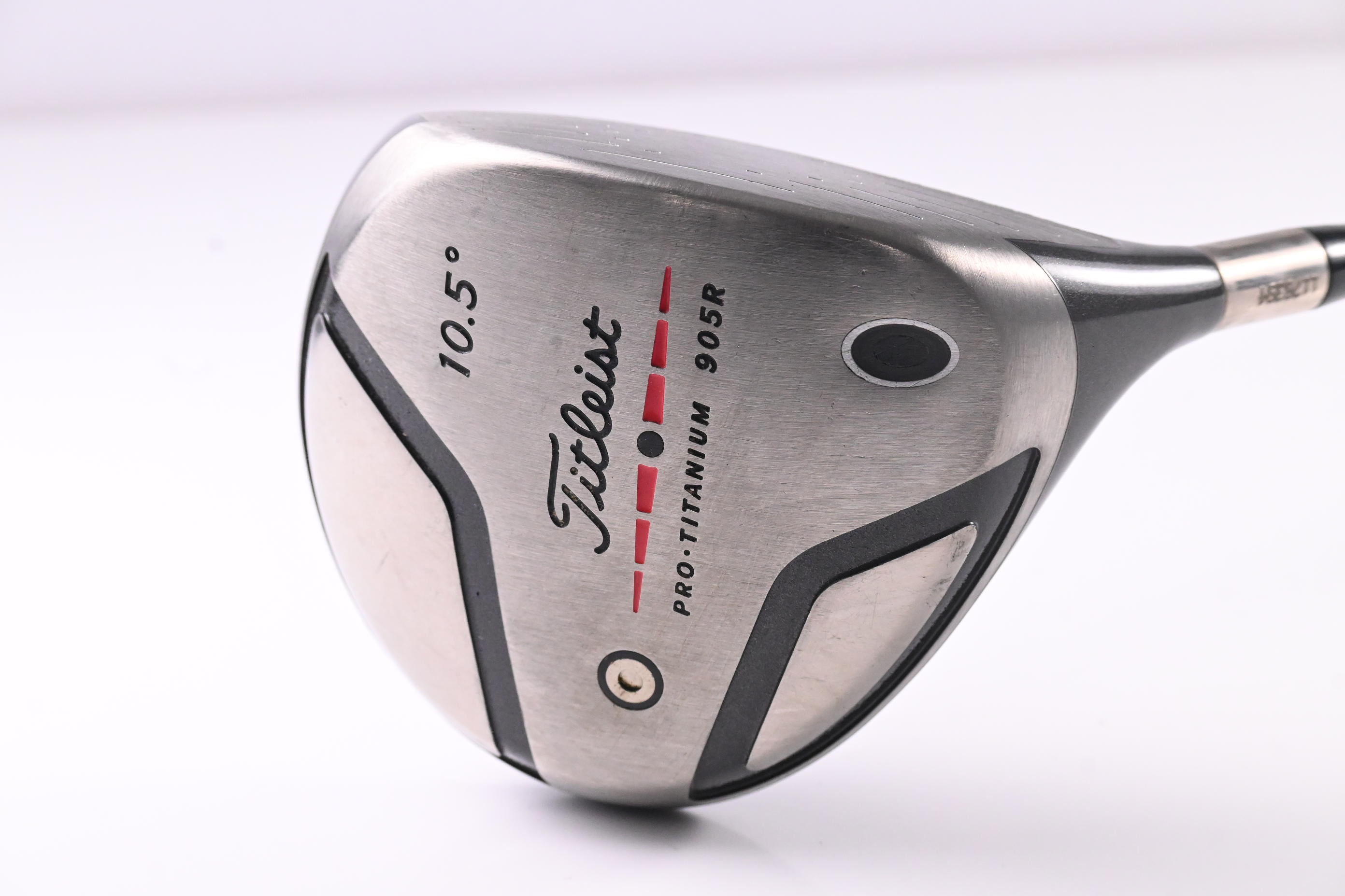 Titleist 905 R Driver / 10.5 Degree / Regular Flex Aldila NV 65 Shaft