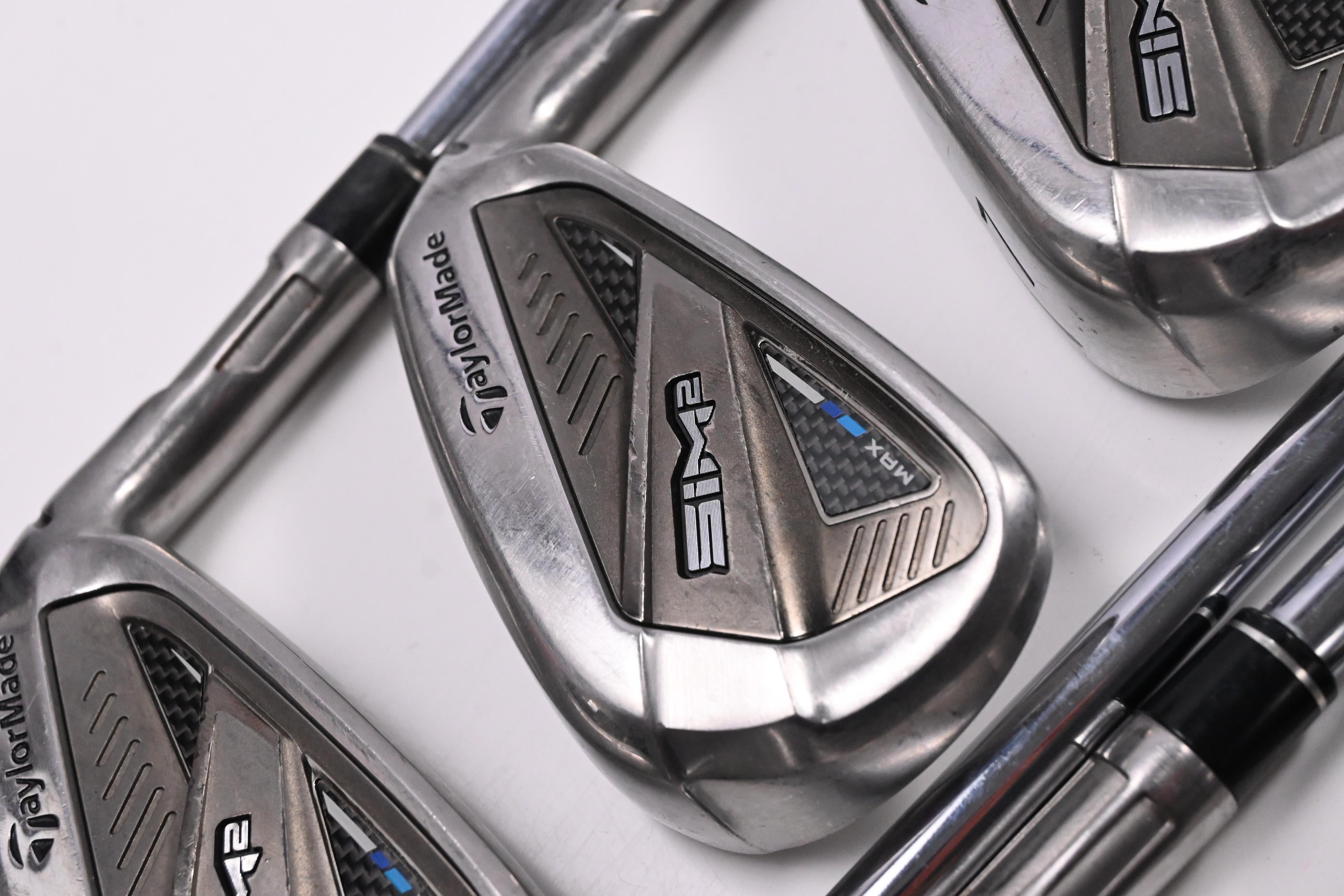 Taylormade SIM2 Max Irons / 5-PW+SW / Regular Flex KBS MAX MT 85 Shafts