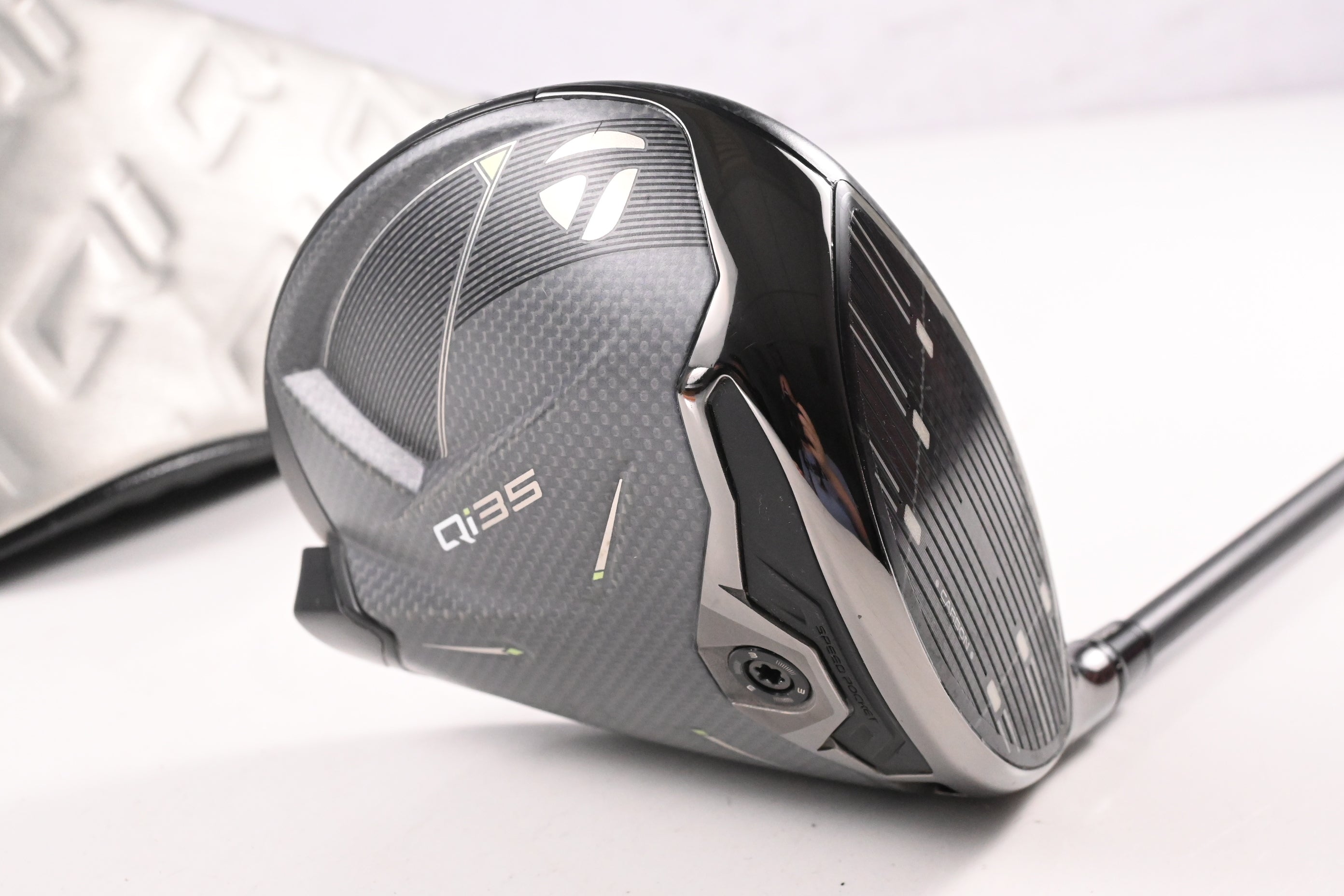 Taylormade Qi35 Driver / 10.5 Degree / Regular Flex VANQUISH 5 Shaft