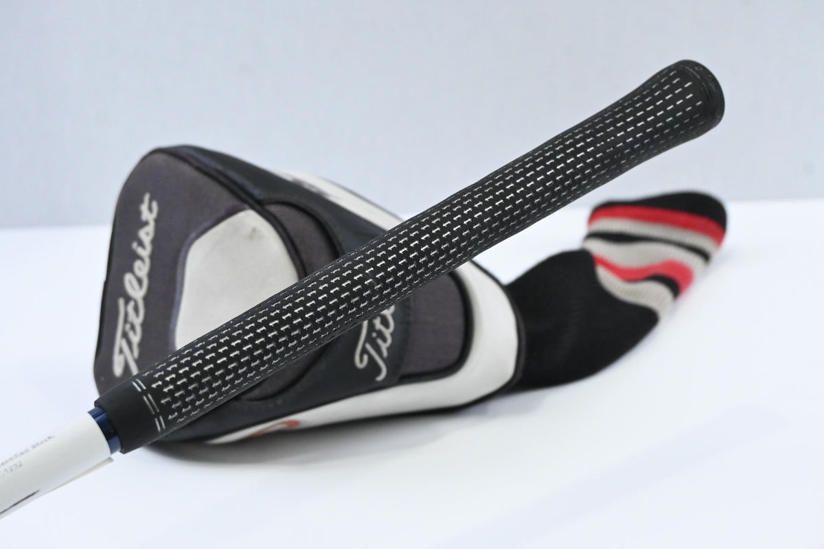 Titleist 910 D2 Driver / 9.5 Degree / Regular Flex Diamana Kai'li 65 Shaft