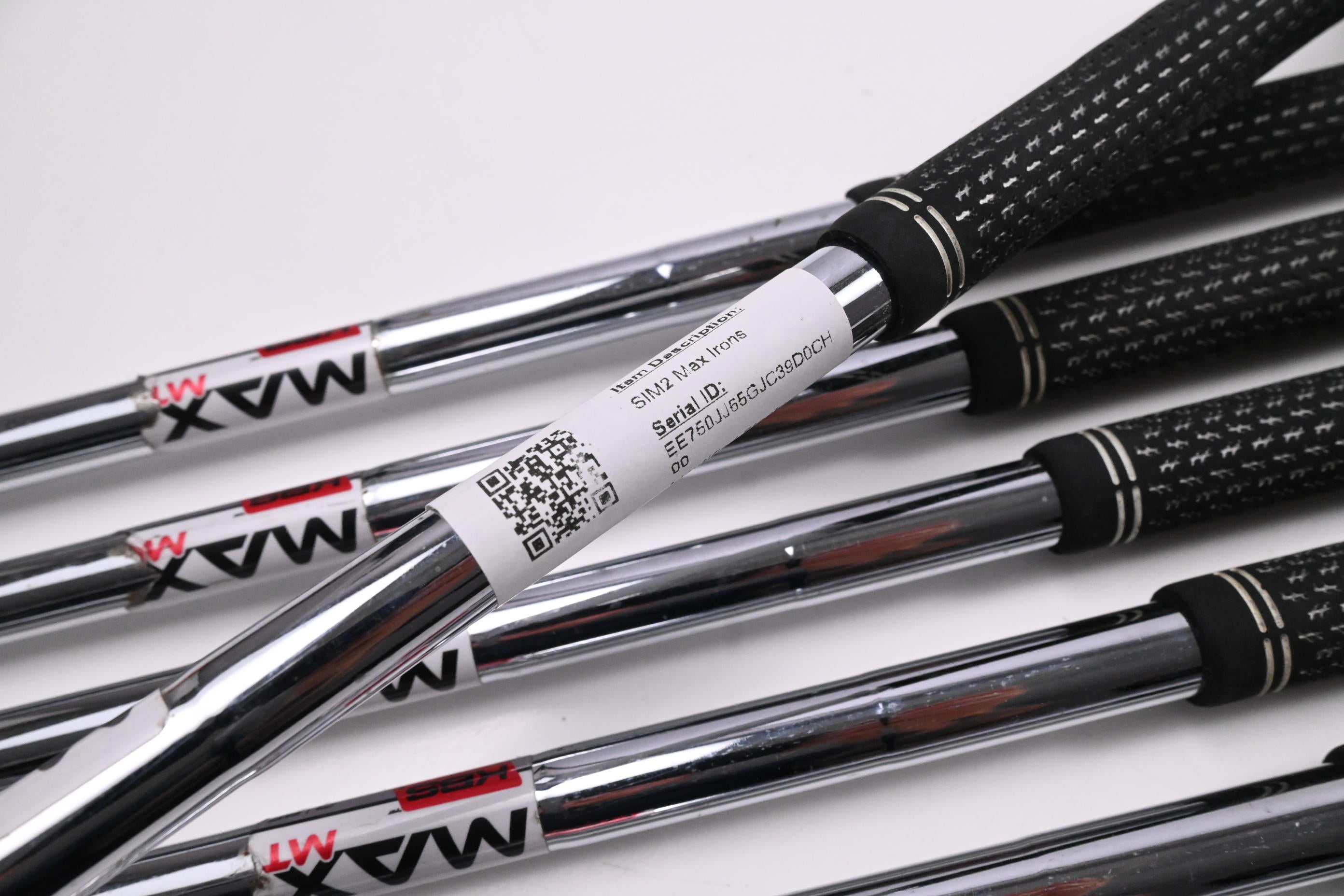 Taylormade SIM2 Max Irons / 5-PW+SW / Regular Flex KBS MAX MT 85 Shafts