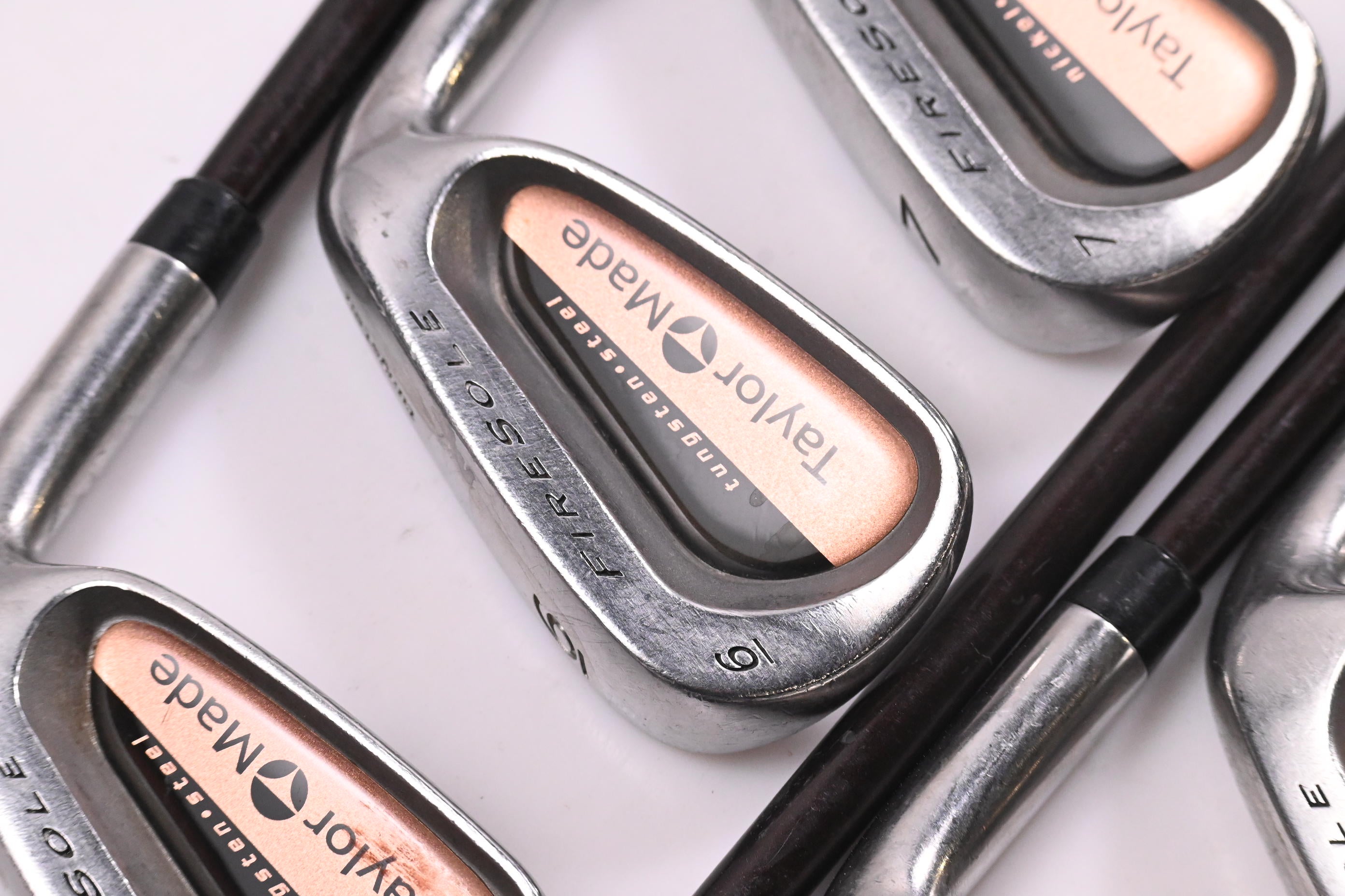 Taylormade Firesole Irons / 5-PW+SW / Regular Flex Bubble 80 Shafts