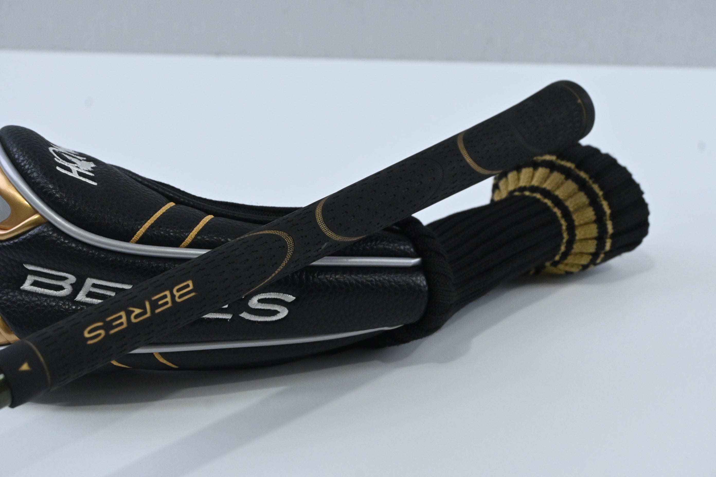 Honma Beres U-06 #4 Hybrid / 22 Degree / Regular Flex Honma Armrq X 47 Shaft