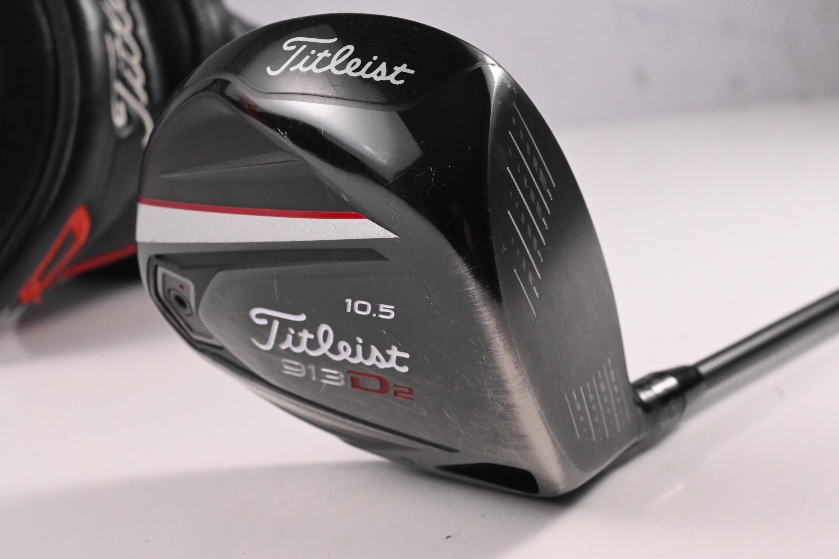 Titleist 913 D2 Driver / 10.5 Degree / Regular Flex Project X HZRDUS Red CB 50