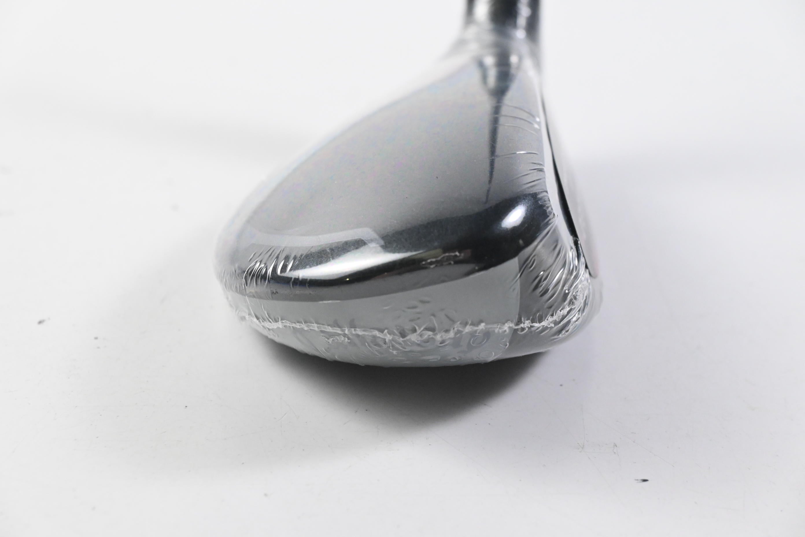 Callaway Quantum Max #4 Hybrid / 21 Degree / Stiff Flex Denali Frost Silver 70