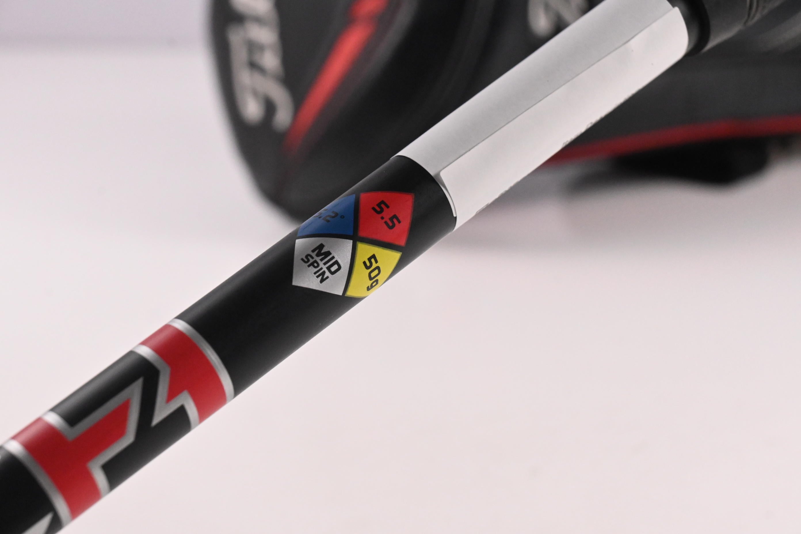 Titleist 913 D2 Driver / 10.5 Degree / Regular Flex Project X HZRDUS Red CB 50
