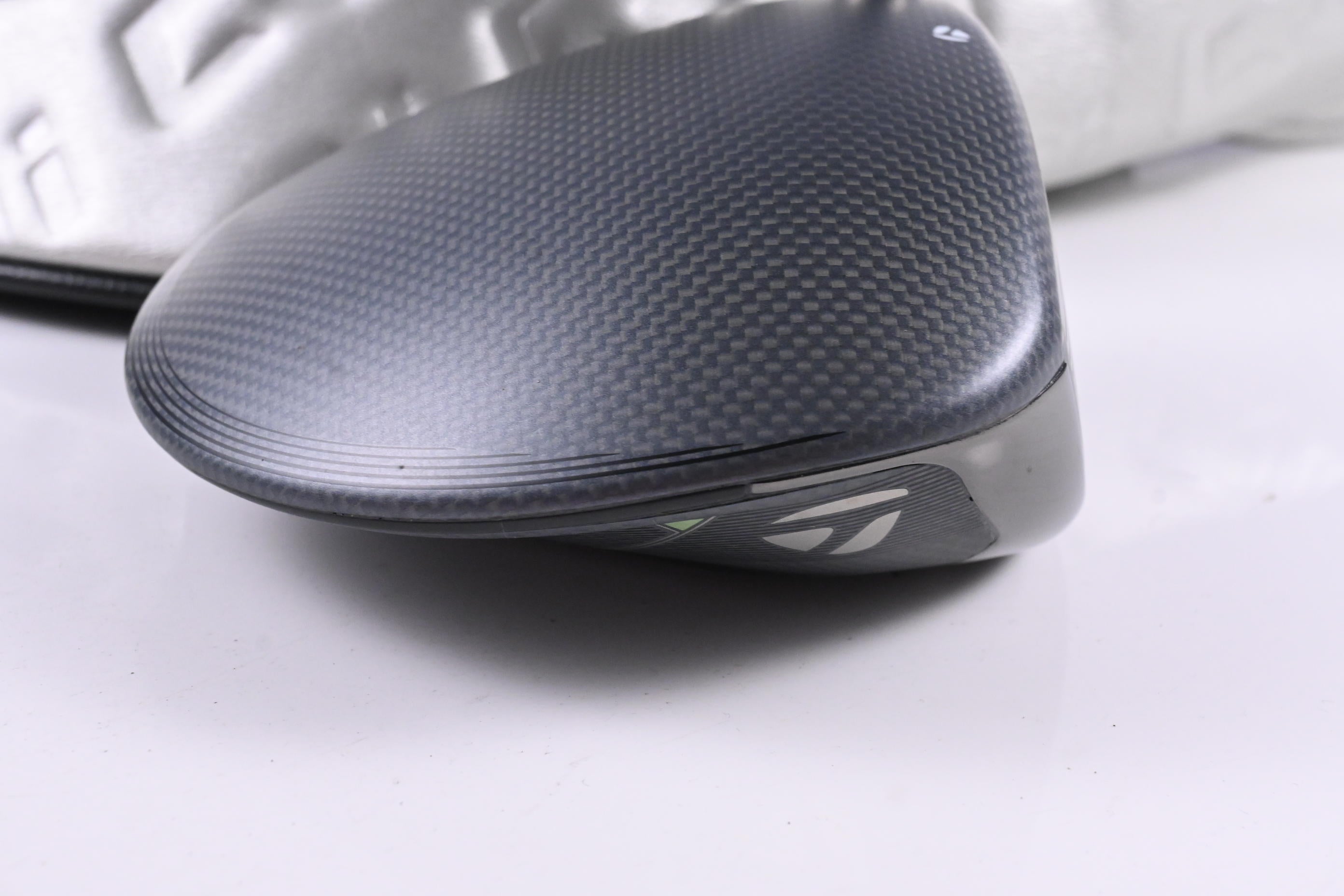 Taylormade Qi35 Driver / 10.5 Degree / Regular Flex Fujikura Ventus Blue '25 5
