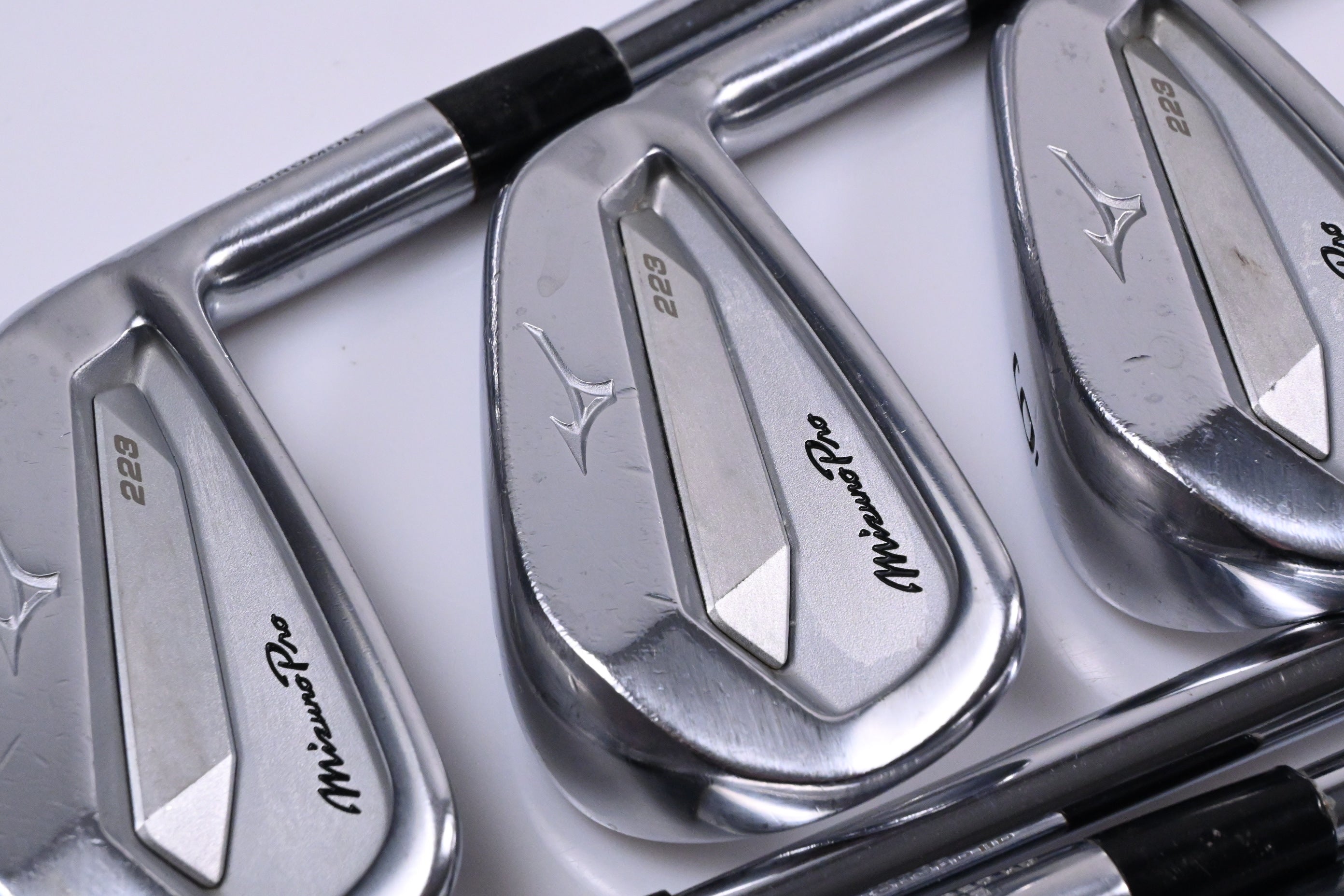 Mizuno Pro 223 Irons / 4-PW / Regular Flex Dynamic Gold 105 R300 Shafts