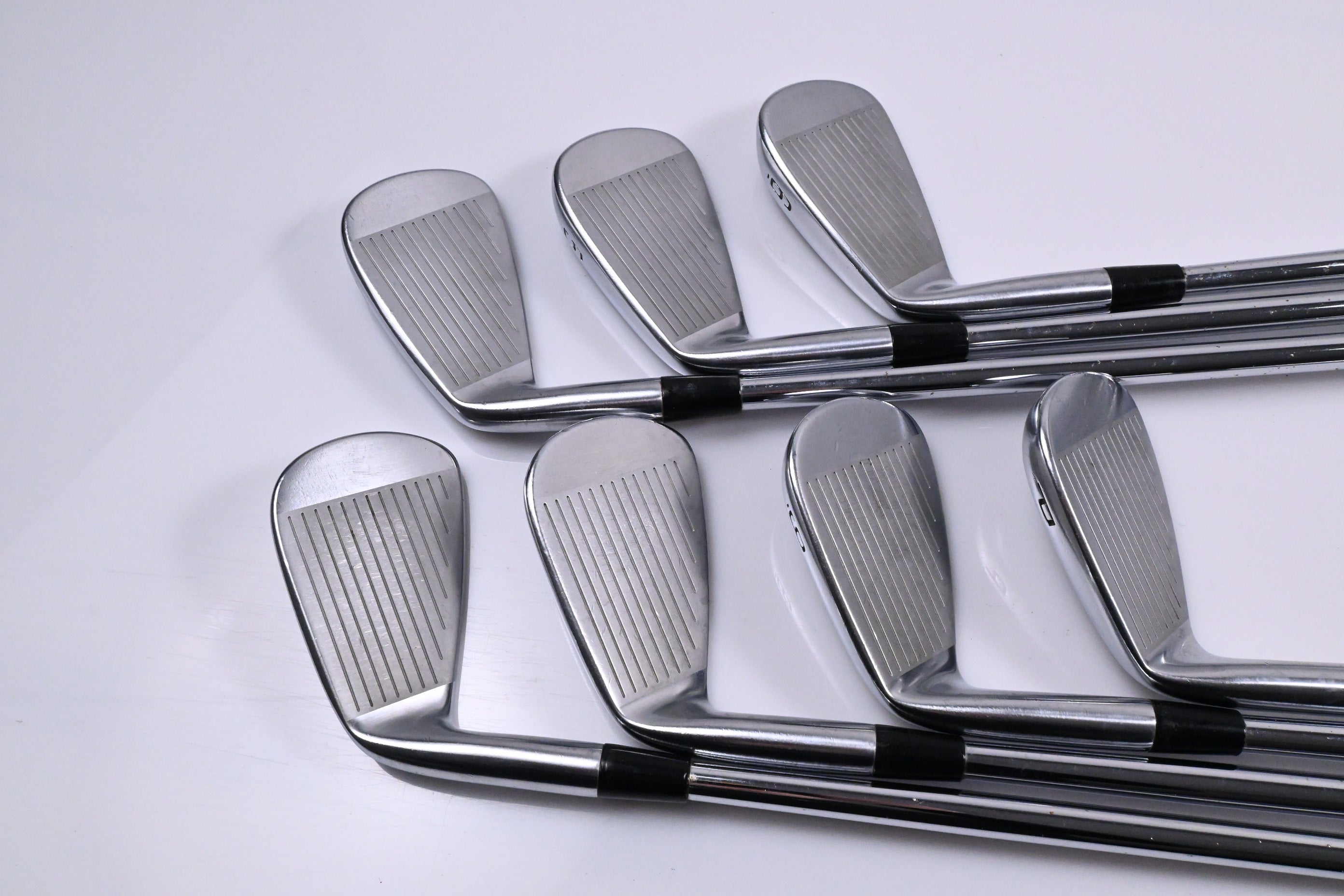 Mizuno Pro 223 Irons / 4-PW / Regular Flex Dynamic Gold 105 R300 Shafts
