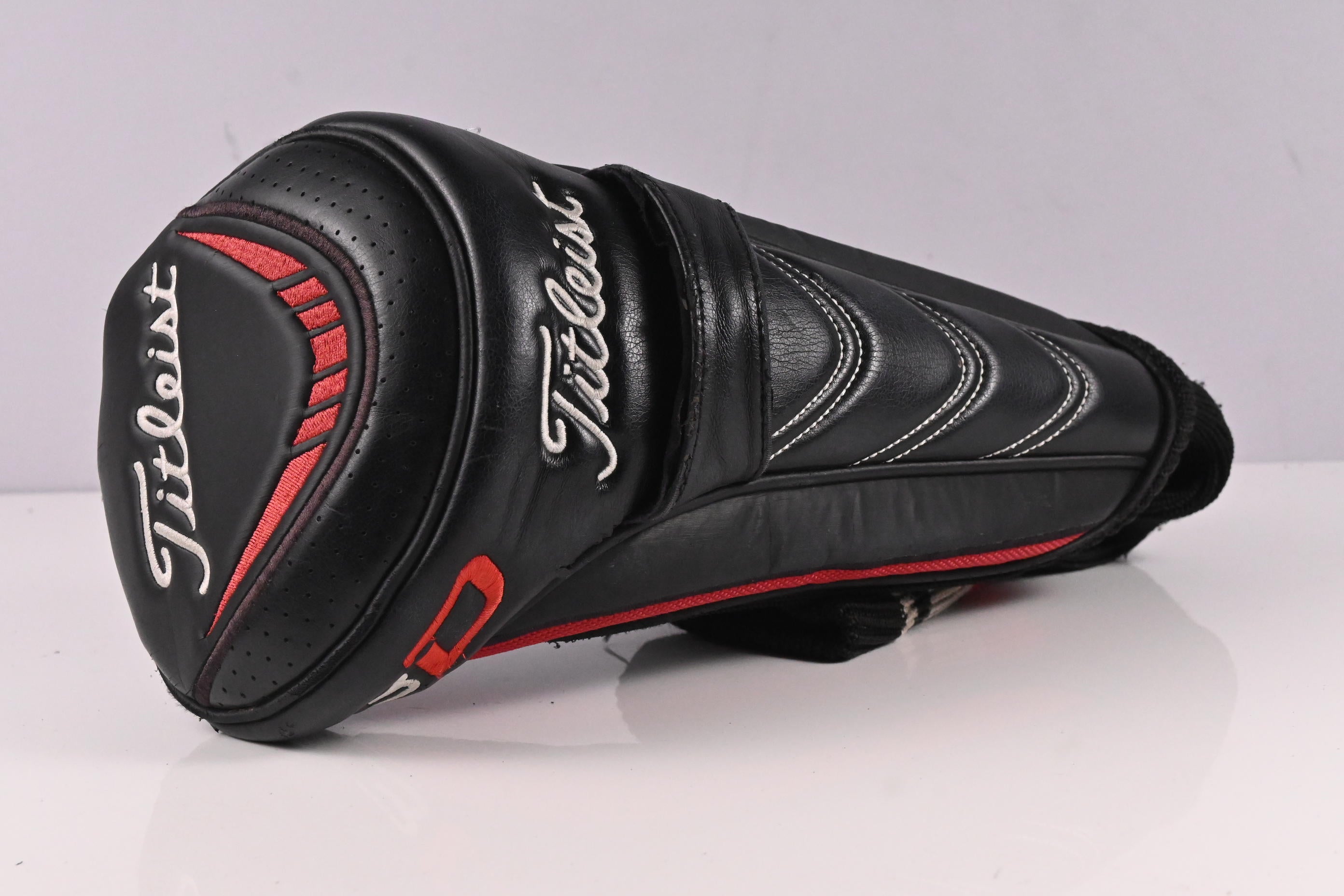 Titleist 913 D2 Driver / 10.5 Degree / Regular Flex Project X HZRDUS Red CB 50