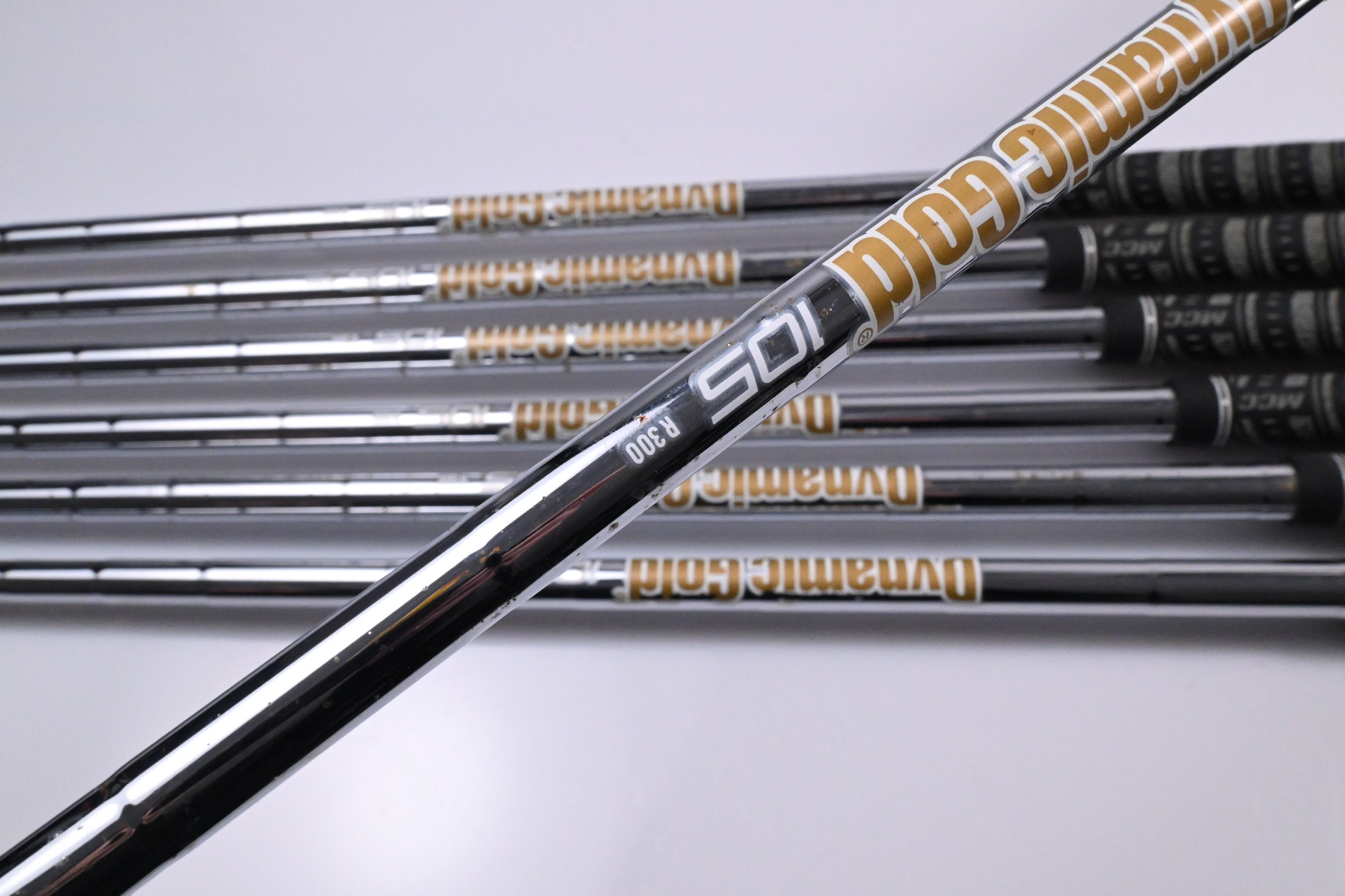 Mizuno Pro 223 Irons / 4-PW / Regular Flex Dynamic Gold 105 R300 Shafts