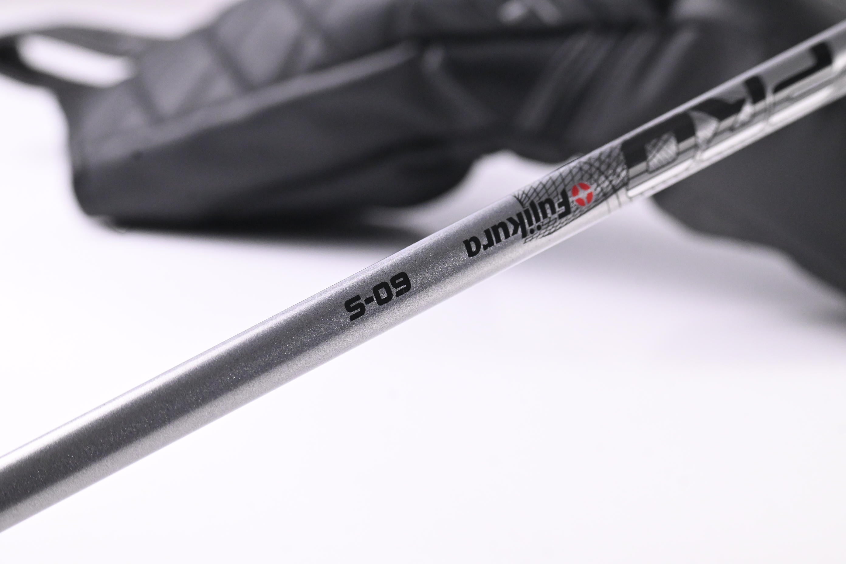 Cobra DS-Adapt MAX-D Driver / 10.5 Degree / Stiff Flex Fujikura Pro 60 Shaft