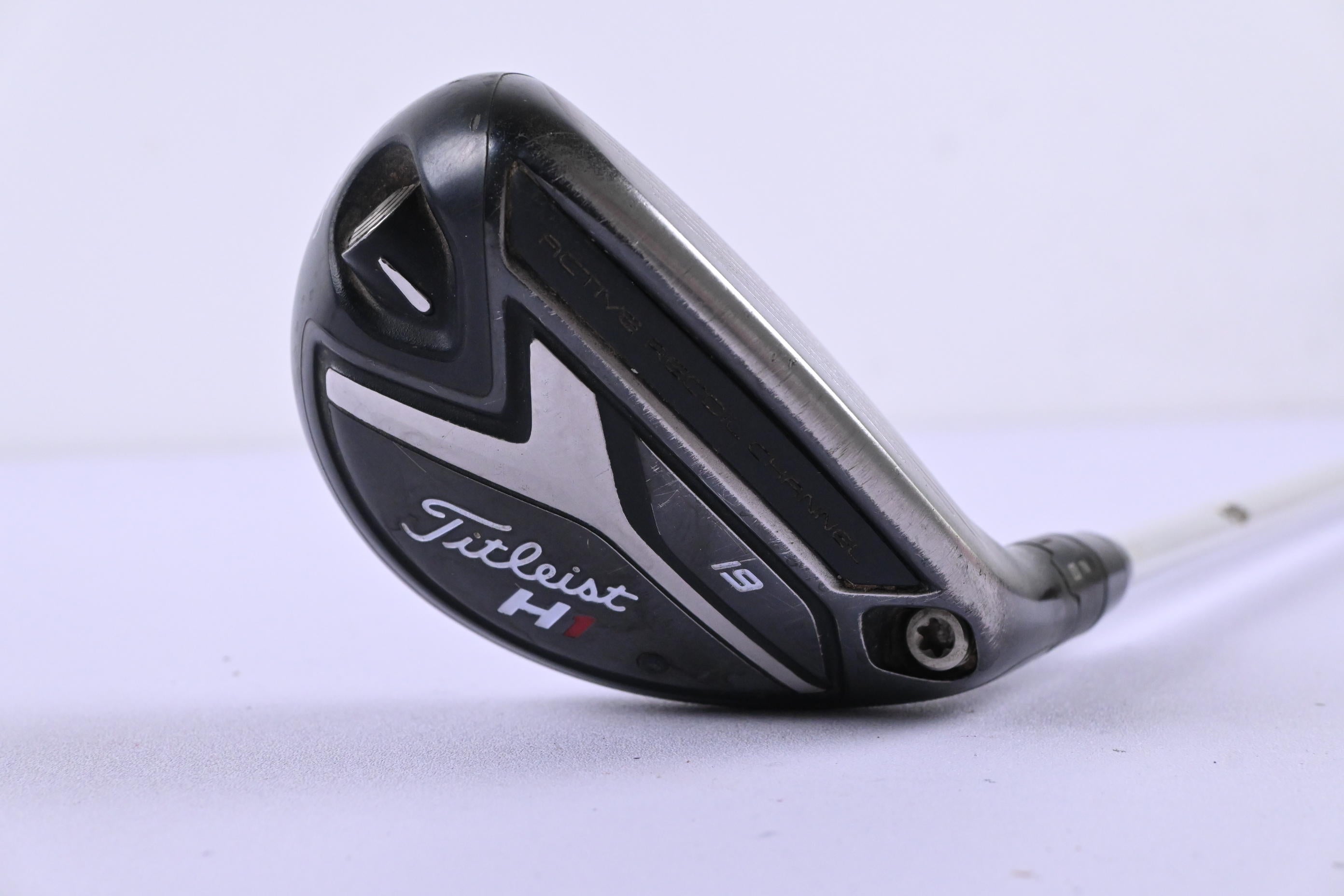 Titleist 818 H1 #3 Hybrid / 19 Degree / Stiff Flex Aldila Rogue Silver 85 Shaft