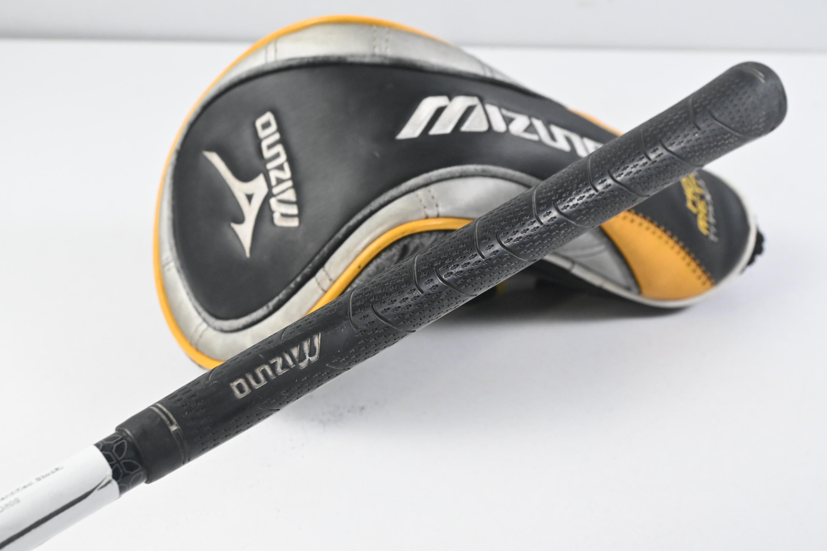Left Hand Mizuno MX-700 Driver / 10.5 Degree / Regular Flex Fujikura Pro 150