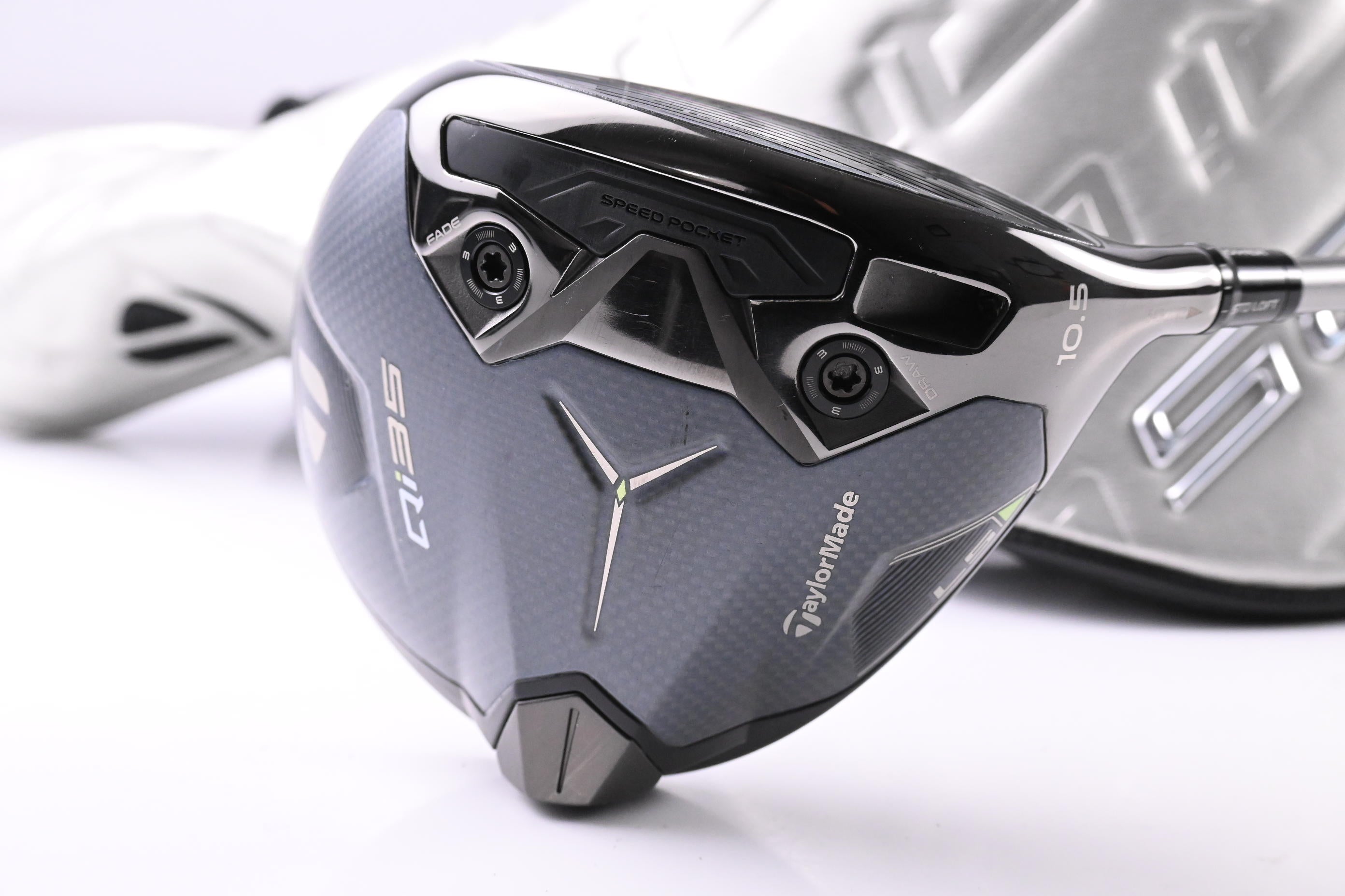 Taylormade Qi35 LS Driver / 10.5 Degree / Regular Flex Fujikura SpeederNX TCS 50