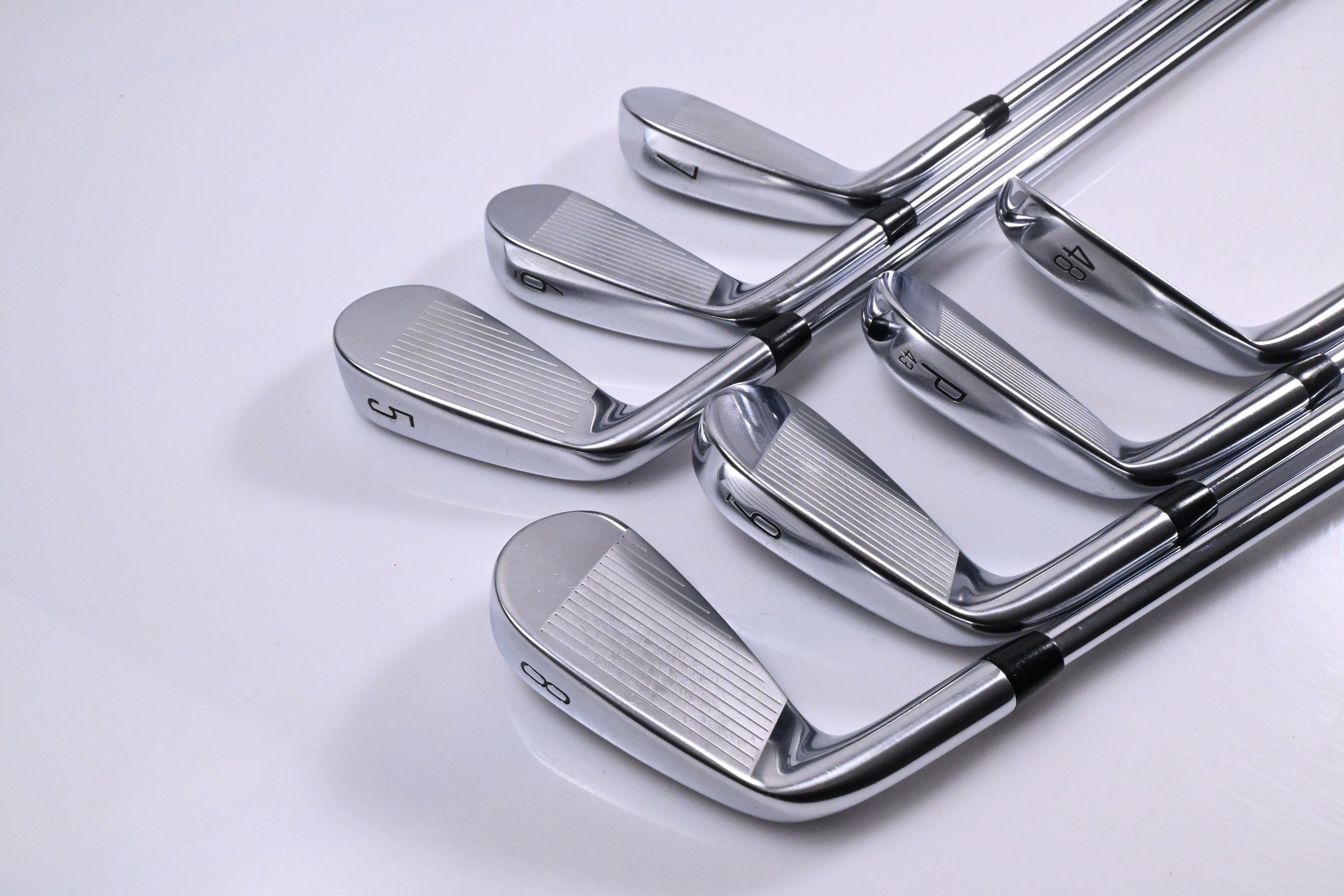 Titleist T350 Irons / 5-PW+48° / Regular Flex AMT Red R300 Shafts