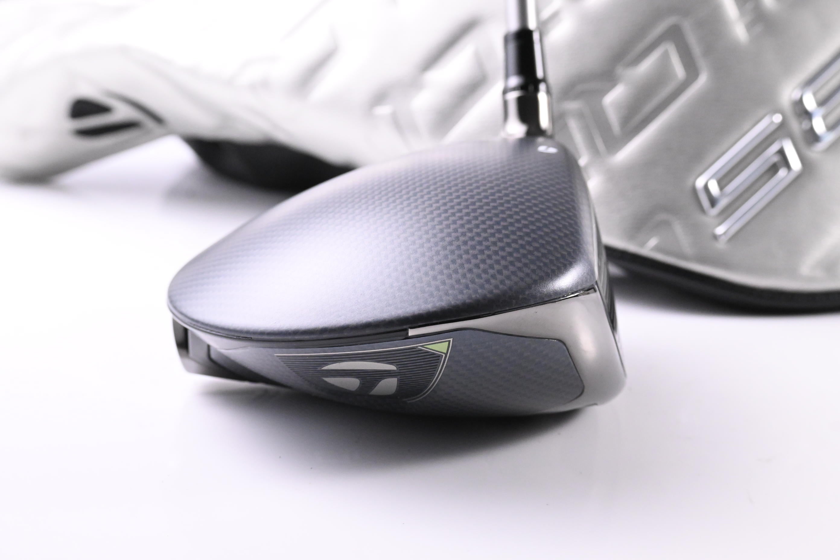 Taylormade Qi35 LS Driver / 10.5 Degree / Regular Flex Fujikura SpeederNX TCS 50